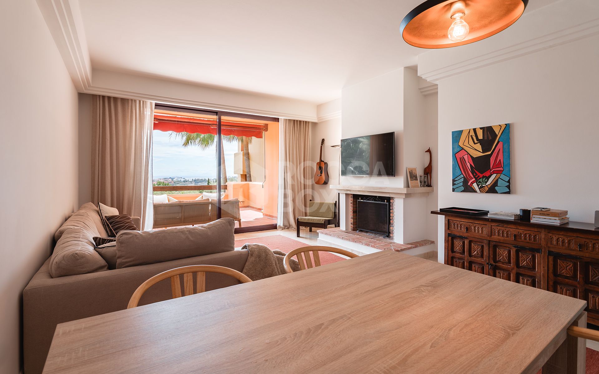 Elegant 2-Bedroom apartment with Panoramic Sea Views in Cumbres de Los Almendros, Benahavís
