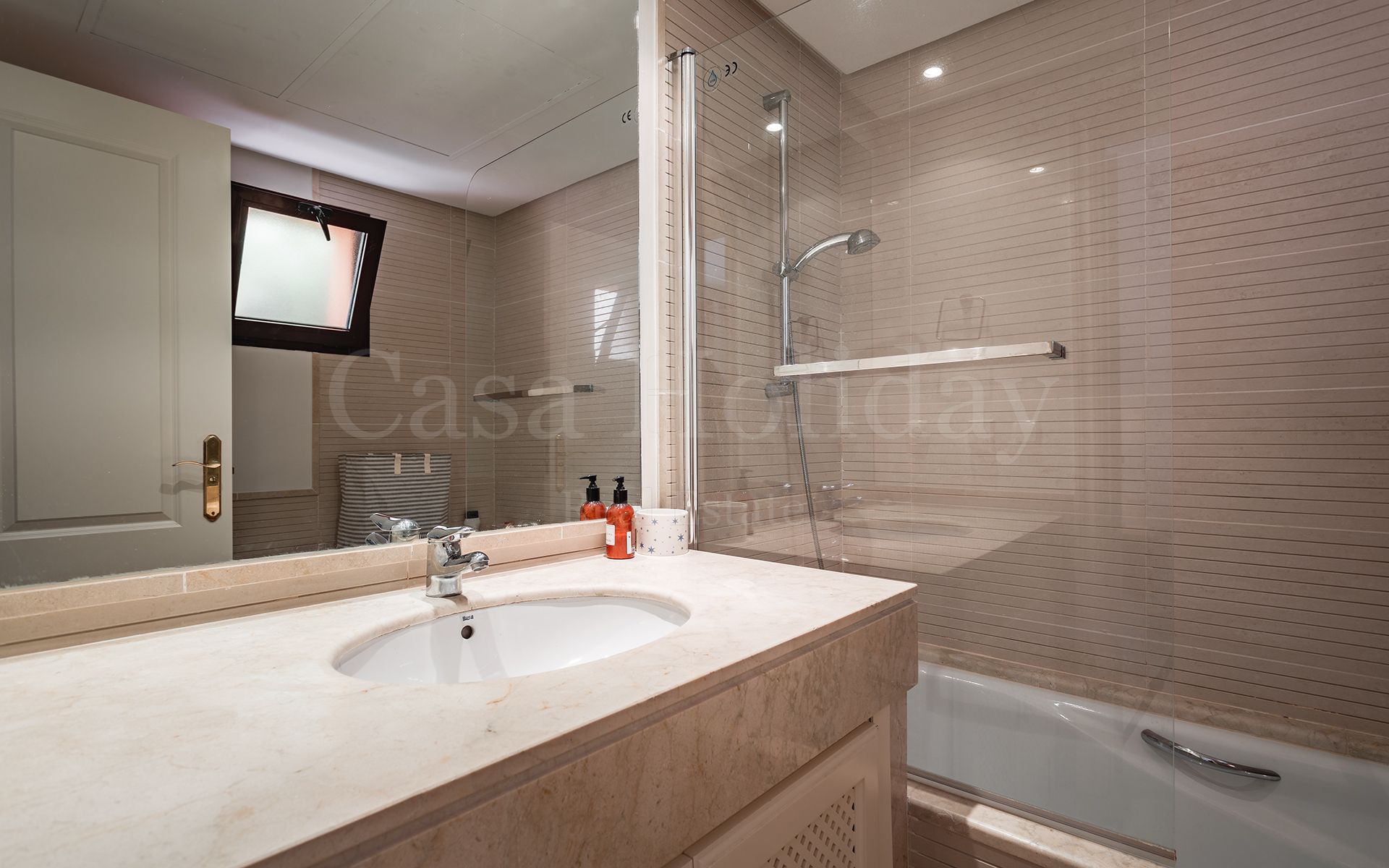 Apartment in Cumbres de Los Almendros, Benahavis