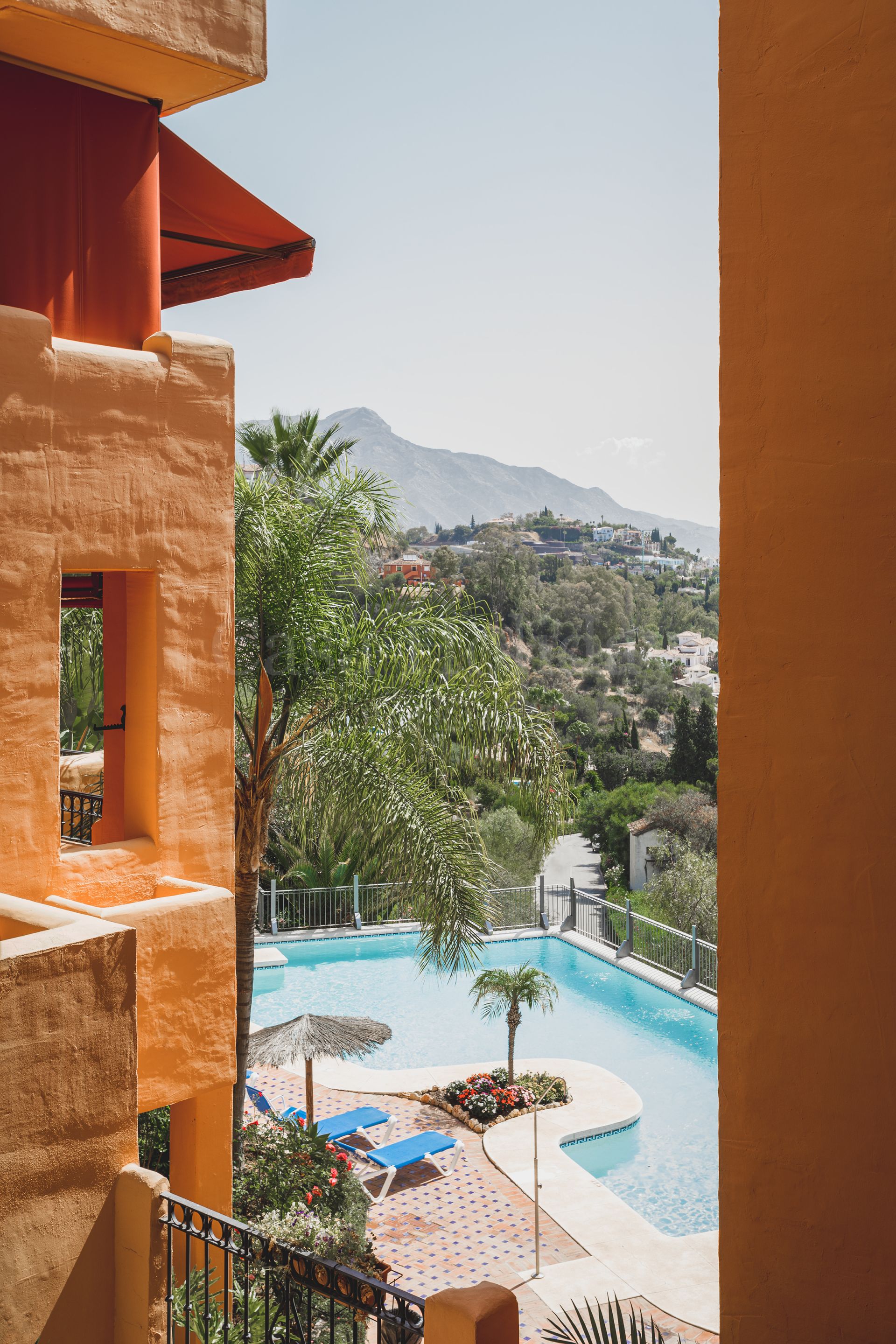 Apartment in Cumbres de Los Almendros, Benahavis