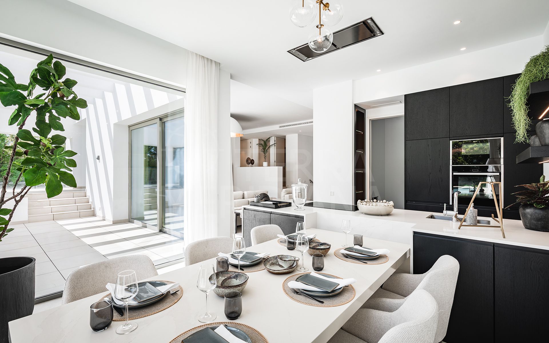 Villa in El Paraiso, Estepona