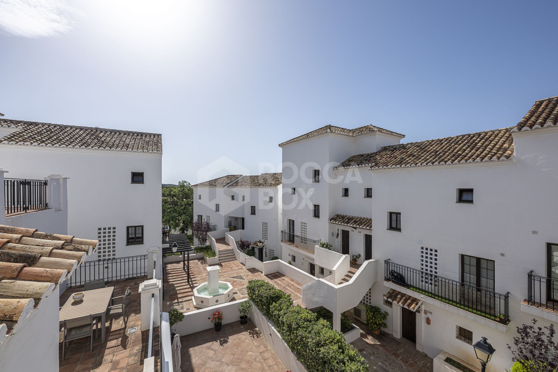 Mediterranean style south-facing triplex located in a gated community in Altos de Los Monteros, East Marbella