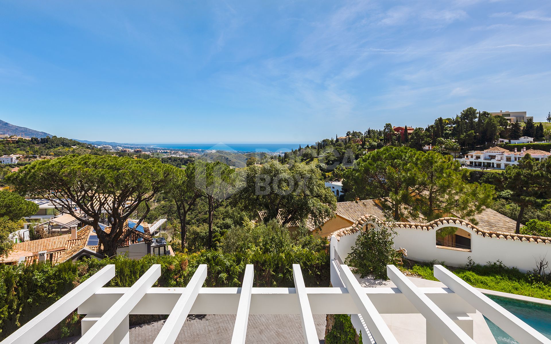 Elegantly renovated luxury villa in the residential gated estate of El Madroñal, Benahavís