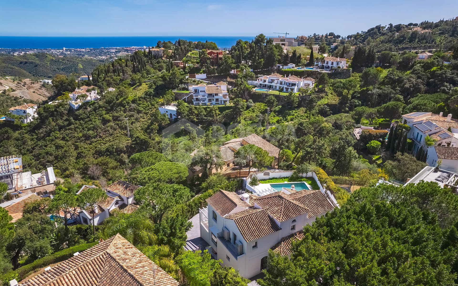 Elegantly renovated luxury villa in the residential gated estate of El Madroñal, Benahavís