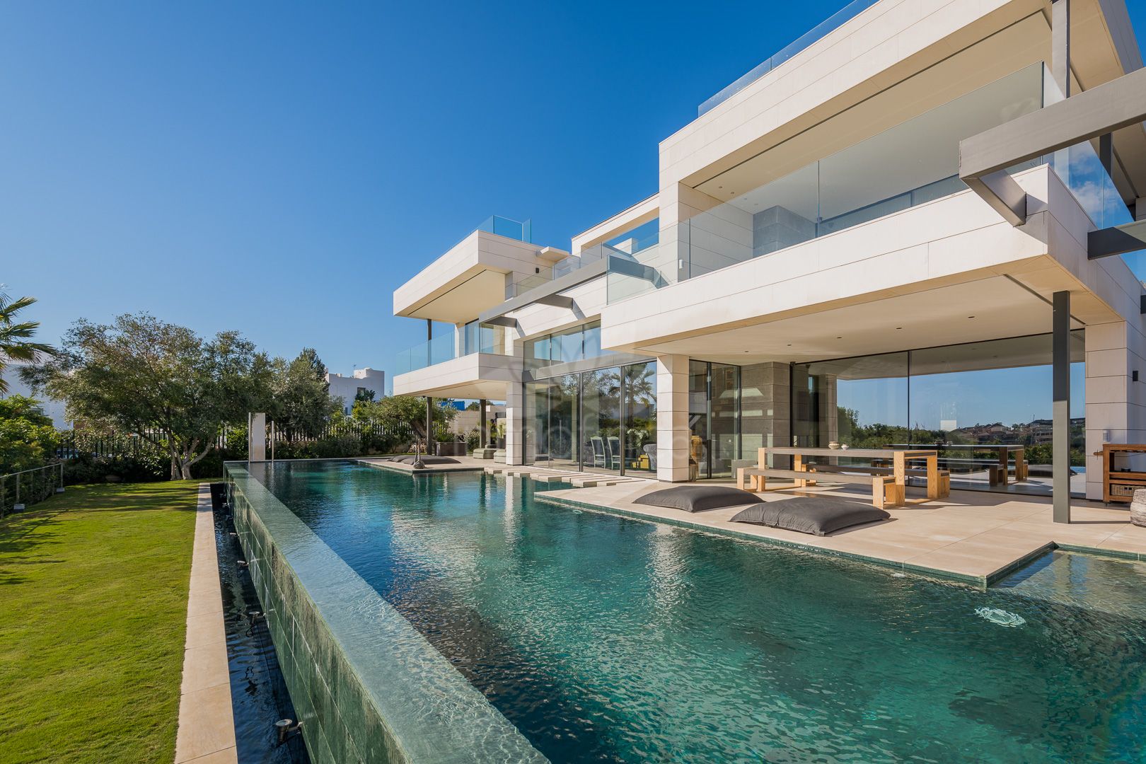 Villa en Lomas del Virrey, Marbella