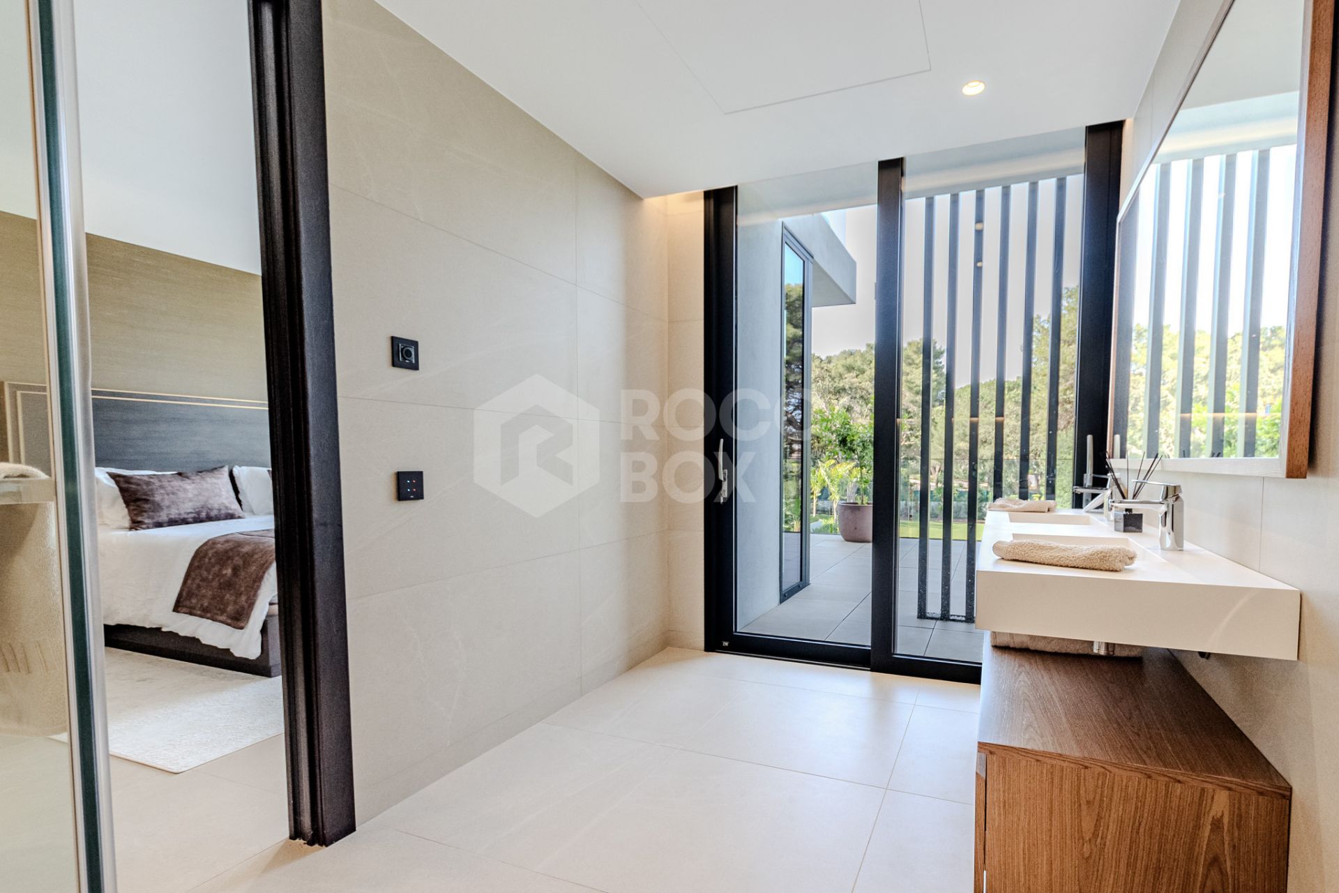 A Masterpiece of Modern Elegance in Sotogrande’s Kings and Queens