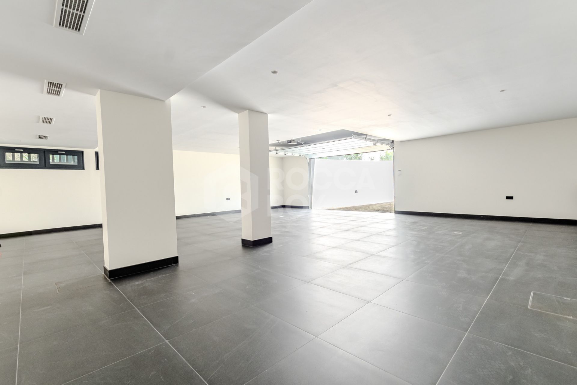 A Masterpiece of Modern Elegance in Sotogrande’s Kings and Queens