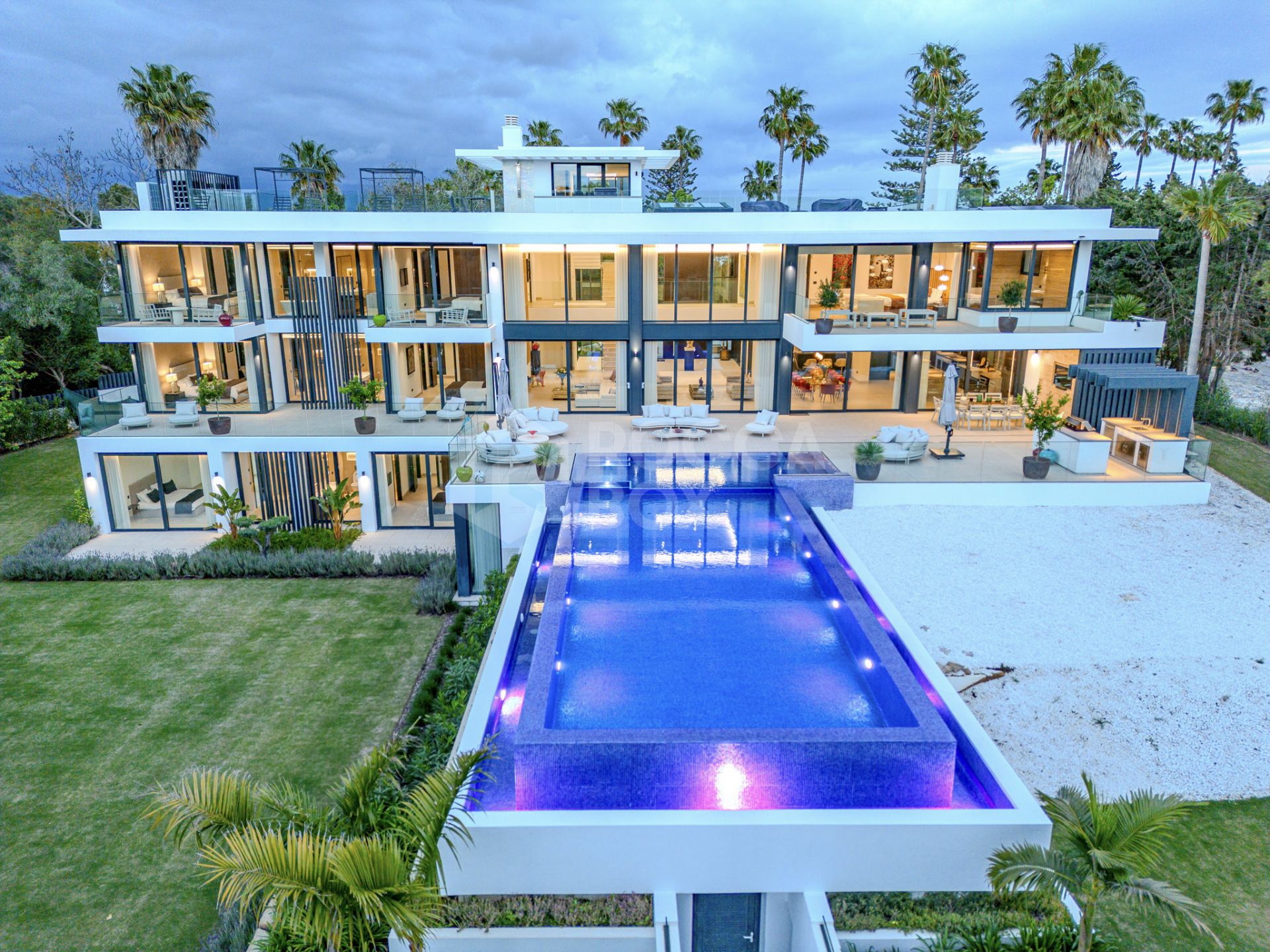 A Masterpiece of Modern Elegance in Sotogrande’s Kings and Queens