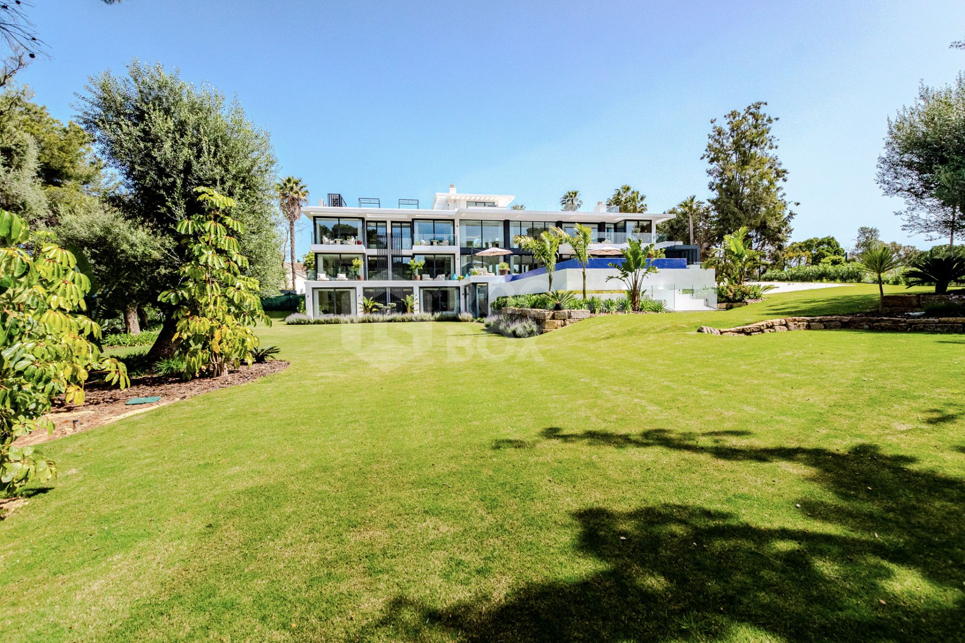 A Masterpiece of Modern Elegance in Sotogrande’s Kings and Queens