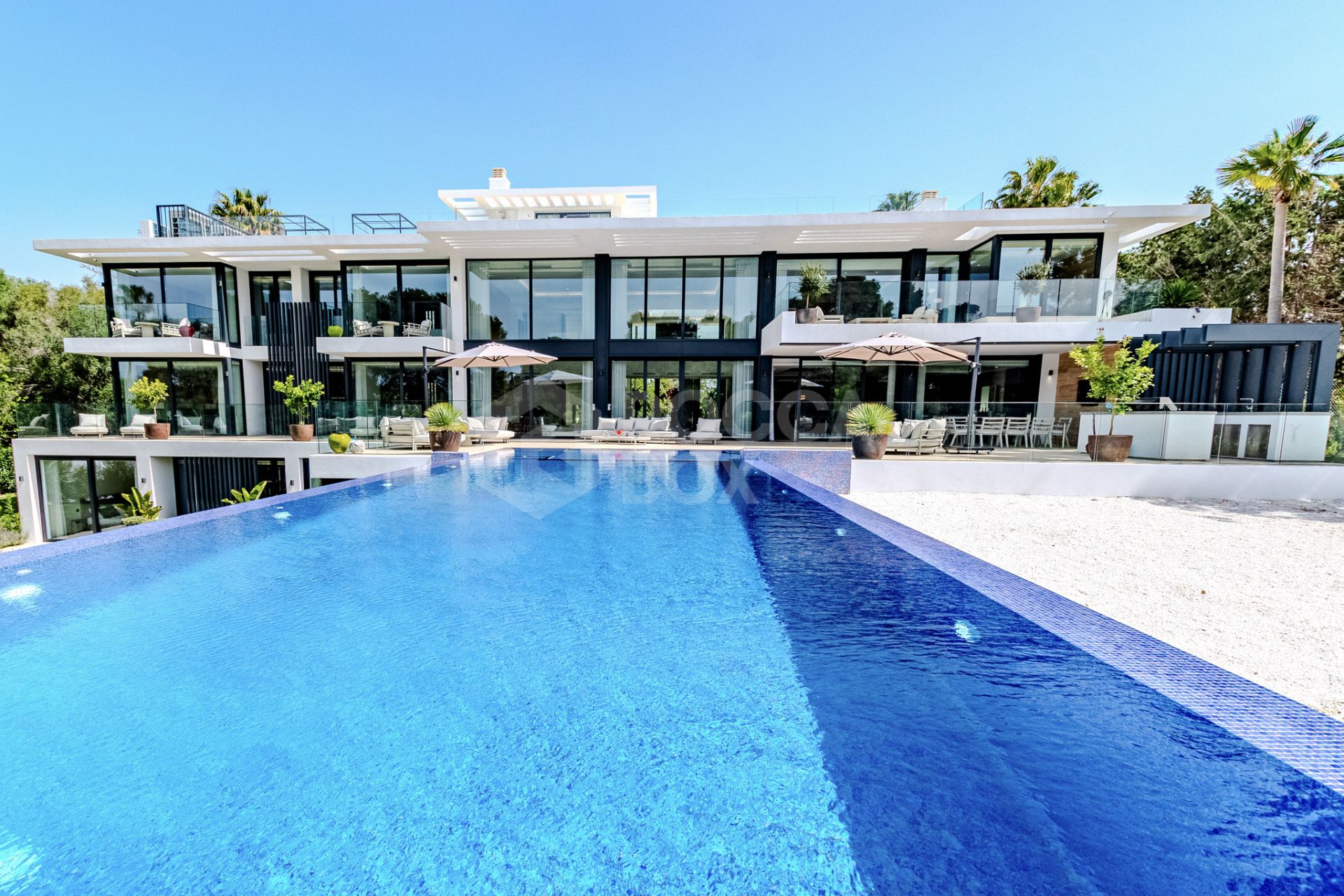 A Masterpiece of Modern Elegance in Sotogrande’s Kings and Queens