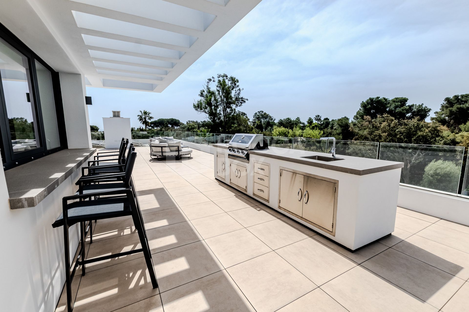 A Masterpiece of Modern Elegance in Sotogrande’s Kings and Queens