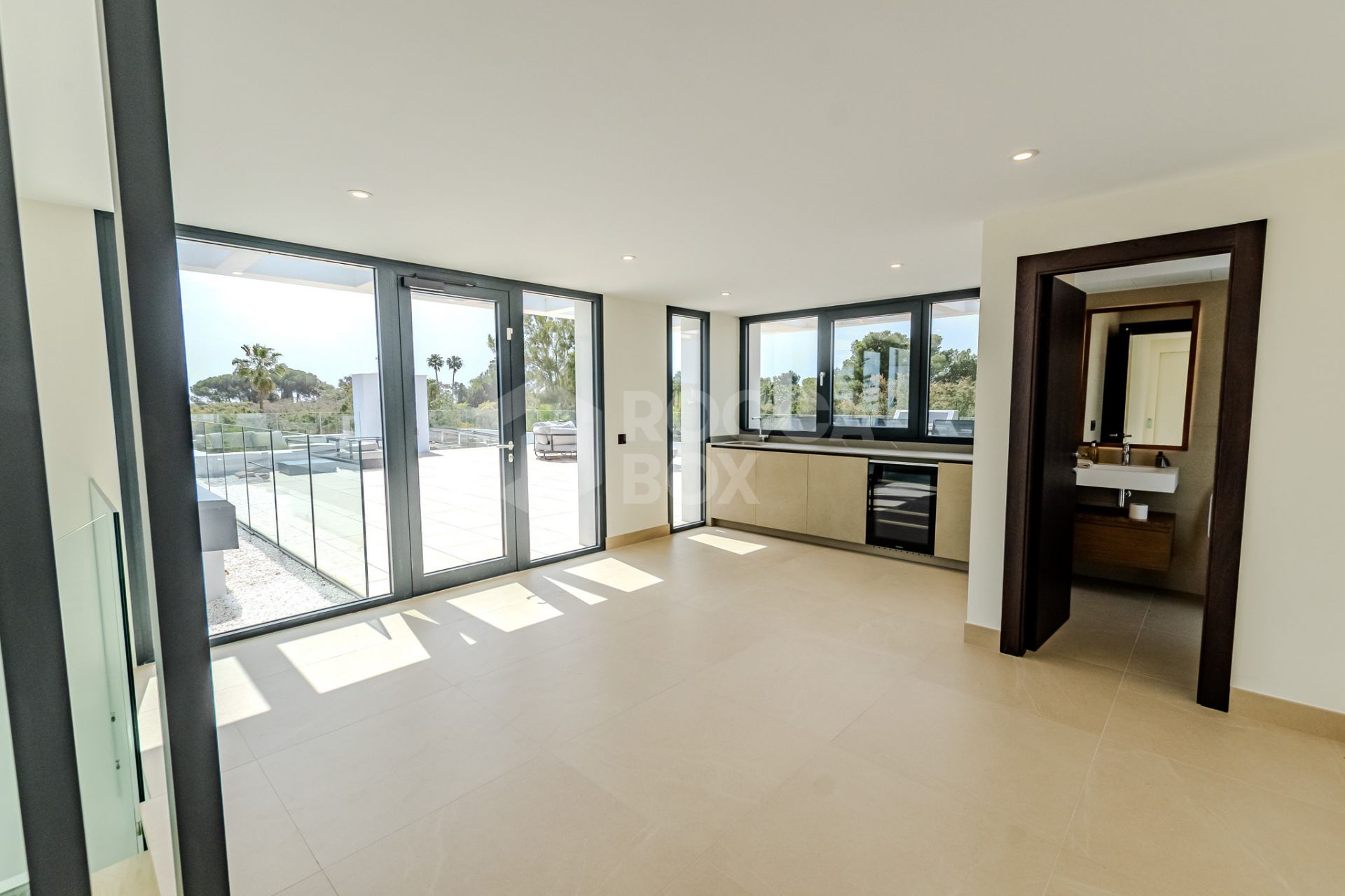 A Masterpiece of Modern Elegance in Sotogrande’s Kings and Queens