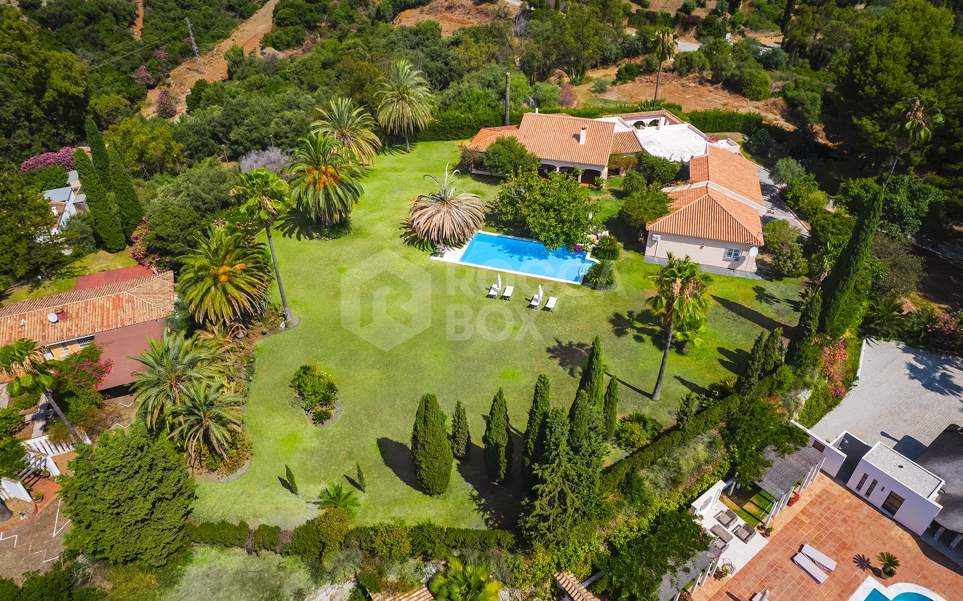 Elegant Andalusian Villa with Sea Views and Expansion Potential in Fuente del Espanto