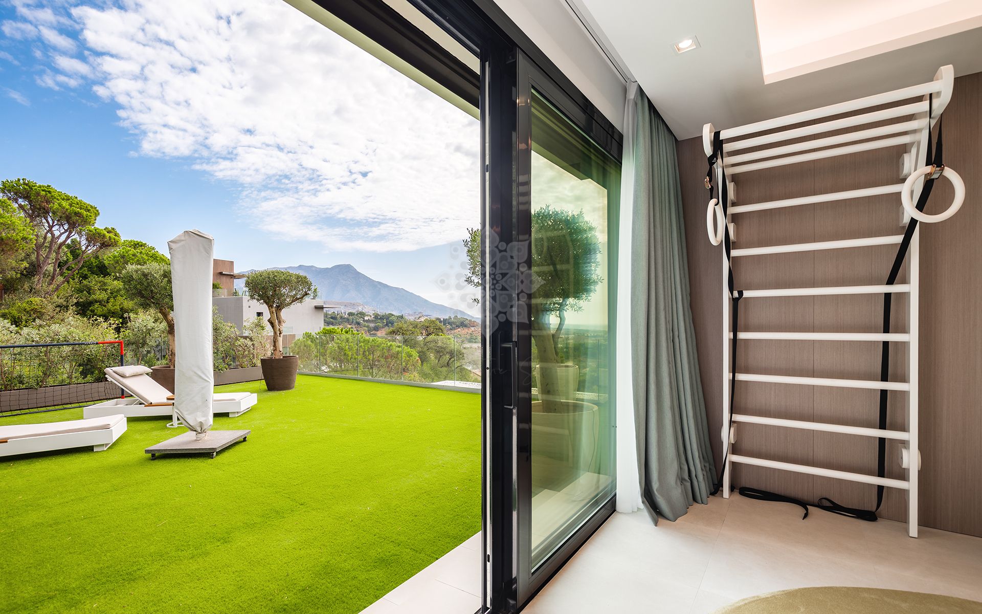 Villa in El Madroñal, Benahavis