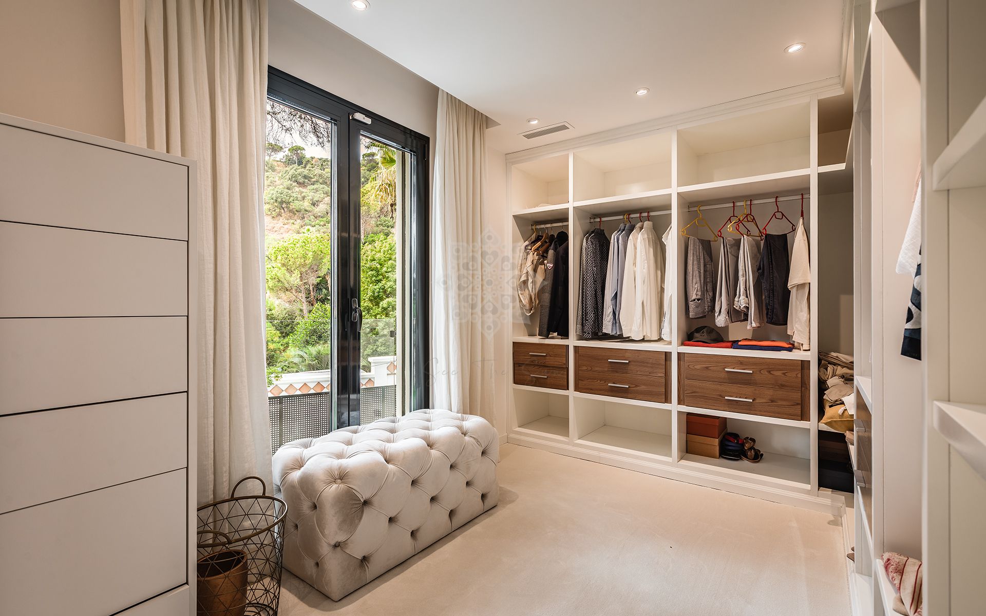 Villa in El Madroñal, Benahavis