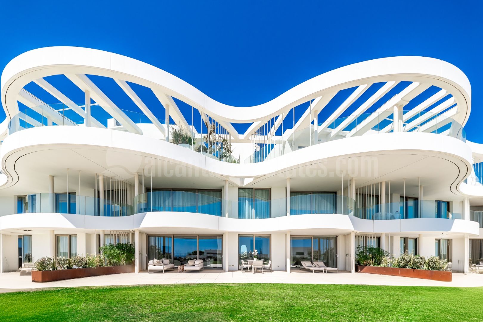 Ground Floor Apartment in The View Marbella, Benahavis