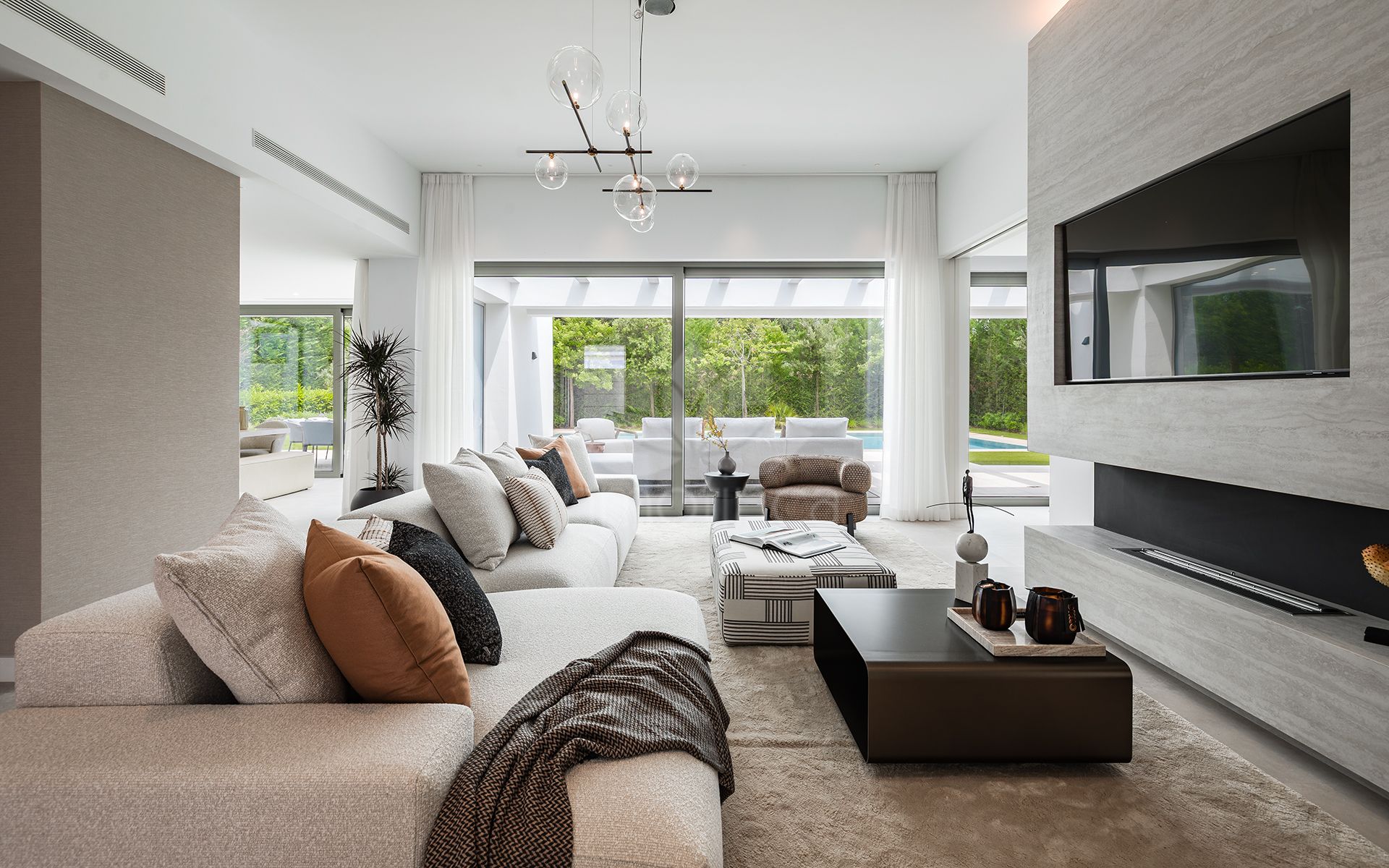 Villa in El Paraiso, Estepona