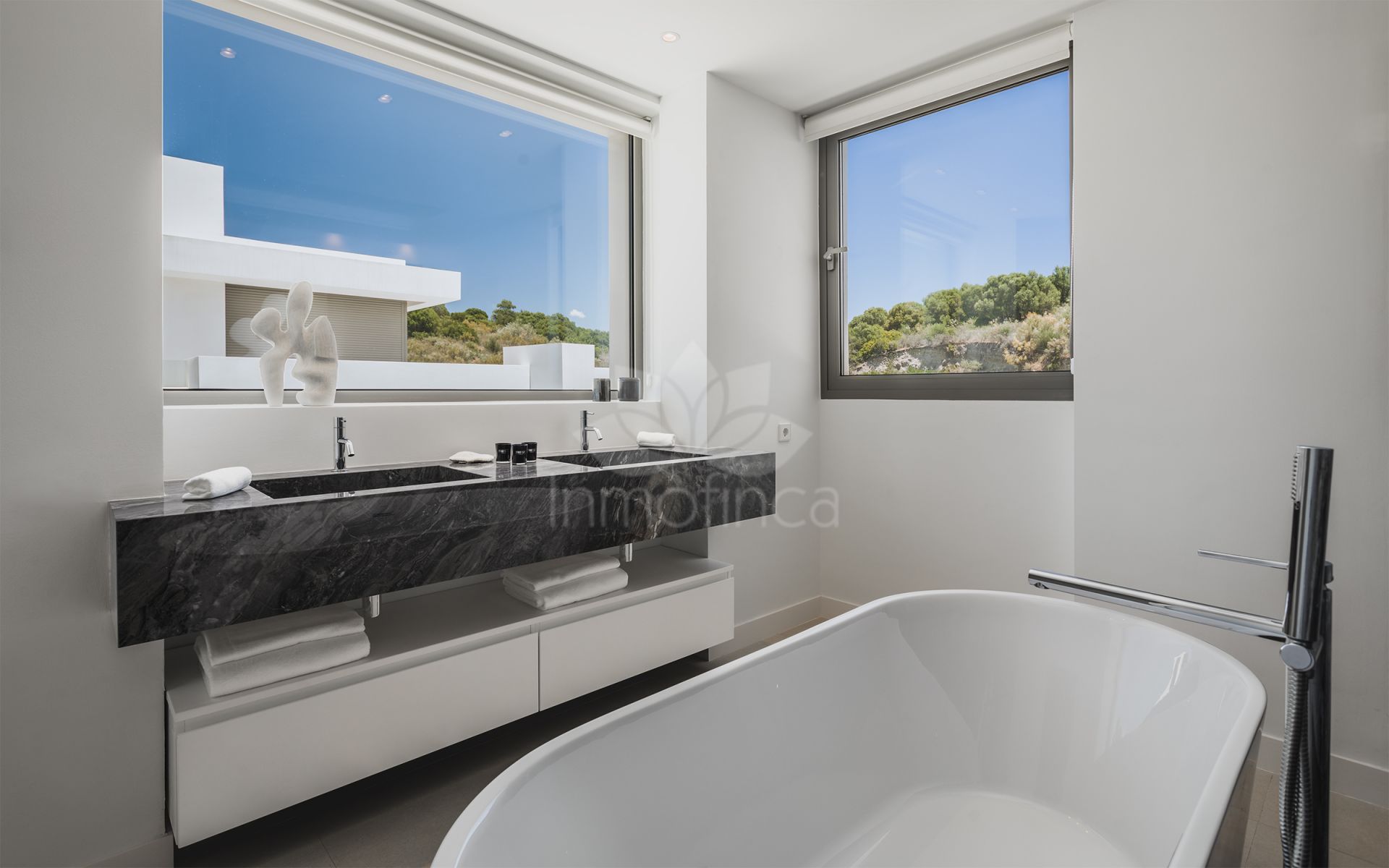 Villa in El Paraiso, Estepona