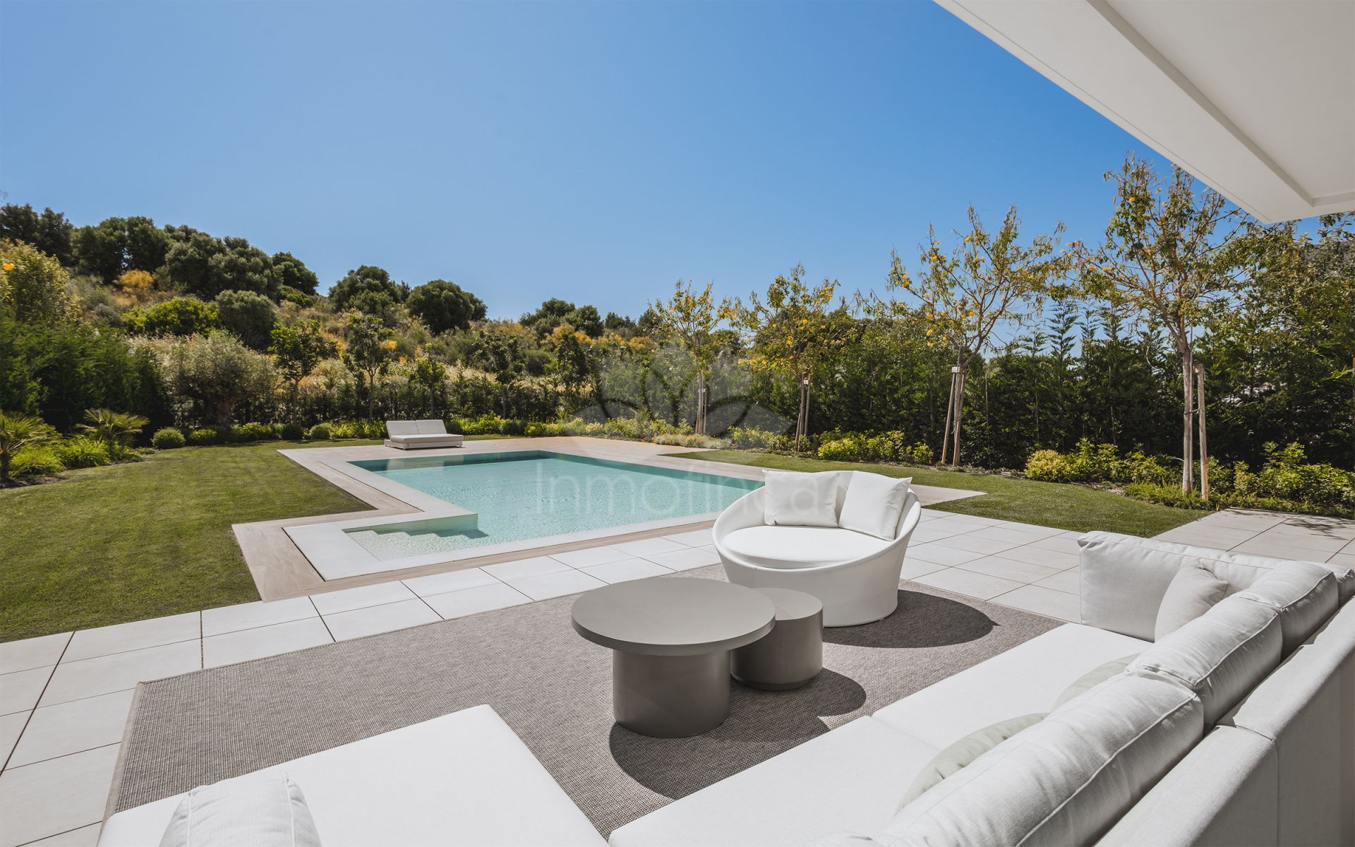 Villa in El Paraiso, Estepona