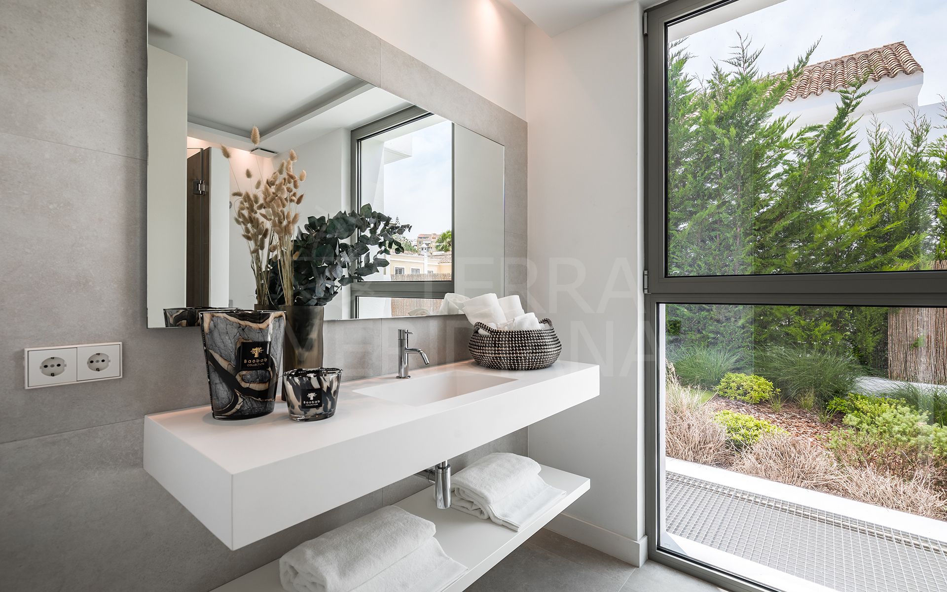 Villa in El Paraiso, Estepona