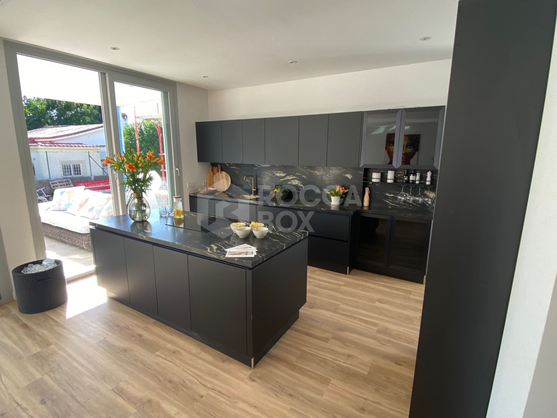 Newly built quality villa on the beach side of San Pedro de Alcántara