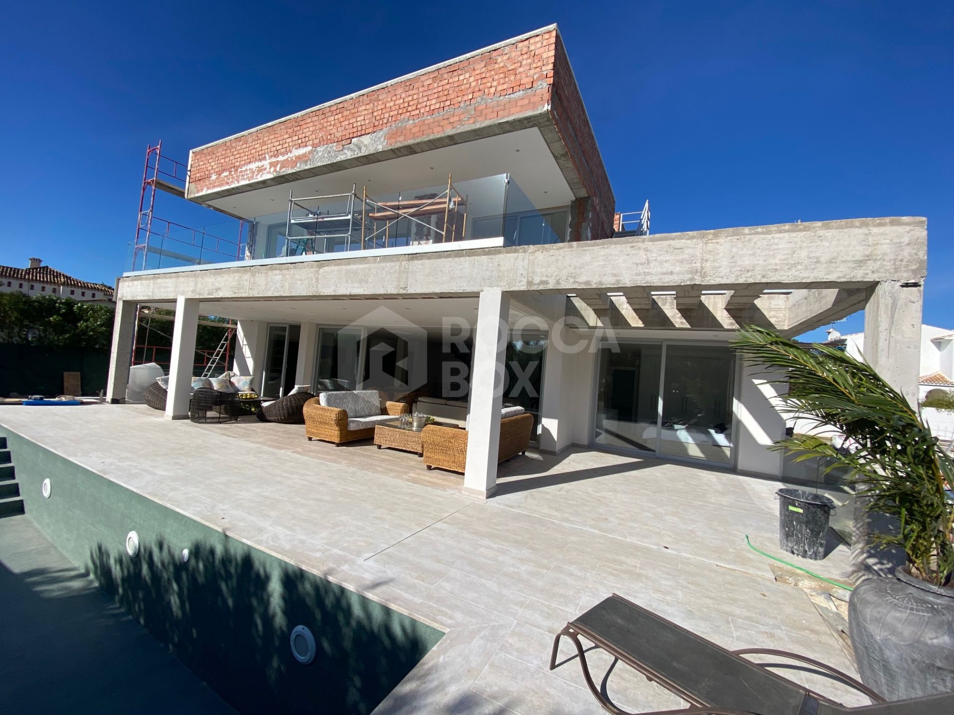 Newly built quality villa on the beach side of San Pedro de Alcántara