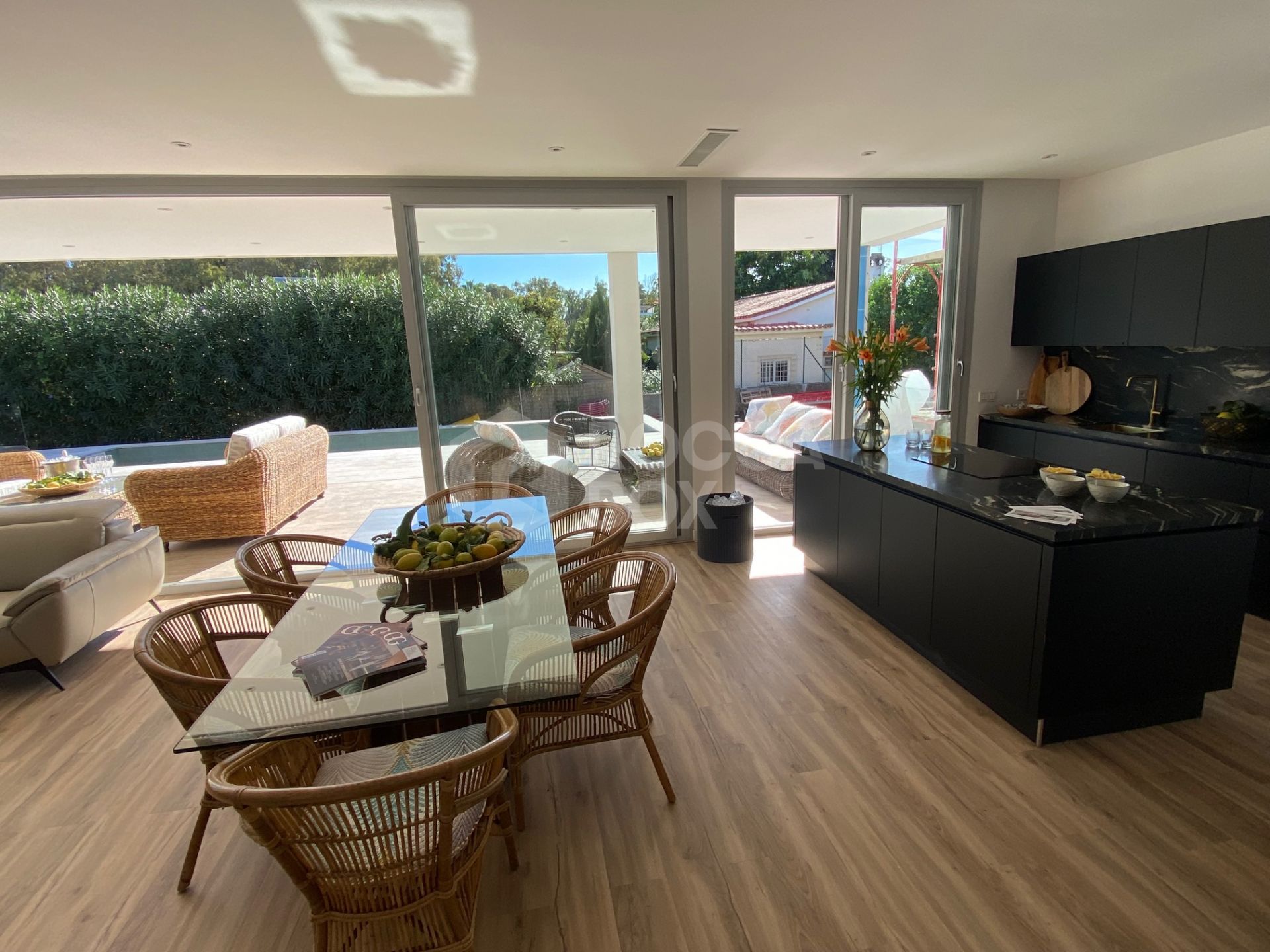 Newly built quality villa on the beach side of San Pedro de Alcántara