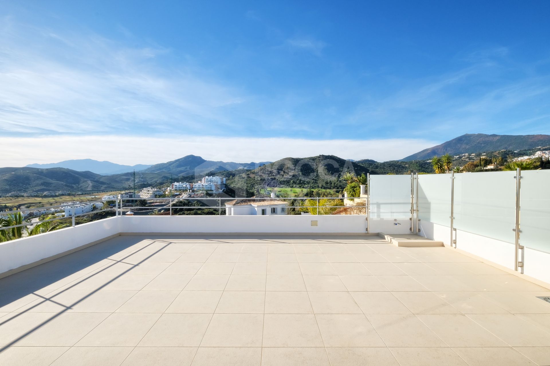 Contemporary 4 bedroom Villa in Puerto del Capitán, Benahavís