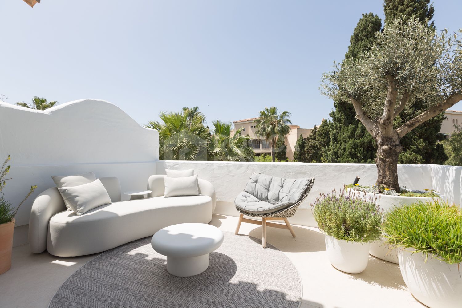 Duplex fully renovated on second line beach in Puerto Banus