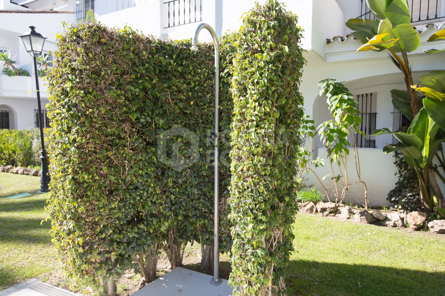 Renovated Corner Townhouse in Los Naranjos | Views of La Concha and 5 min from Puerto Banús