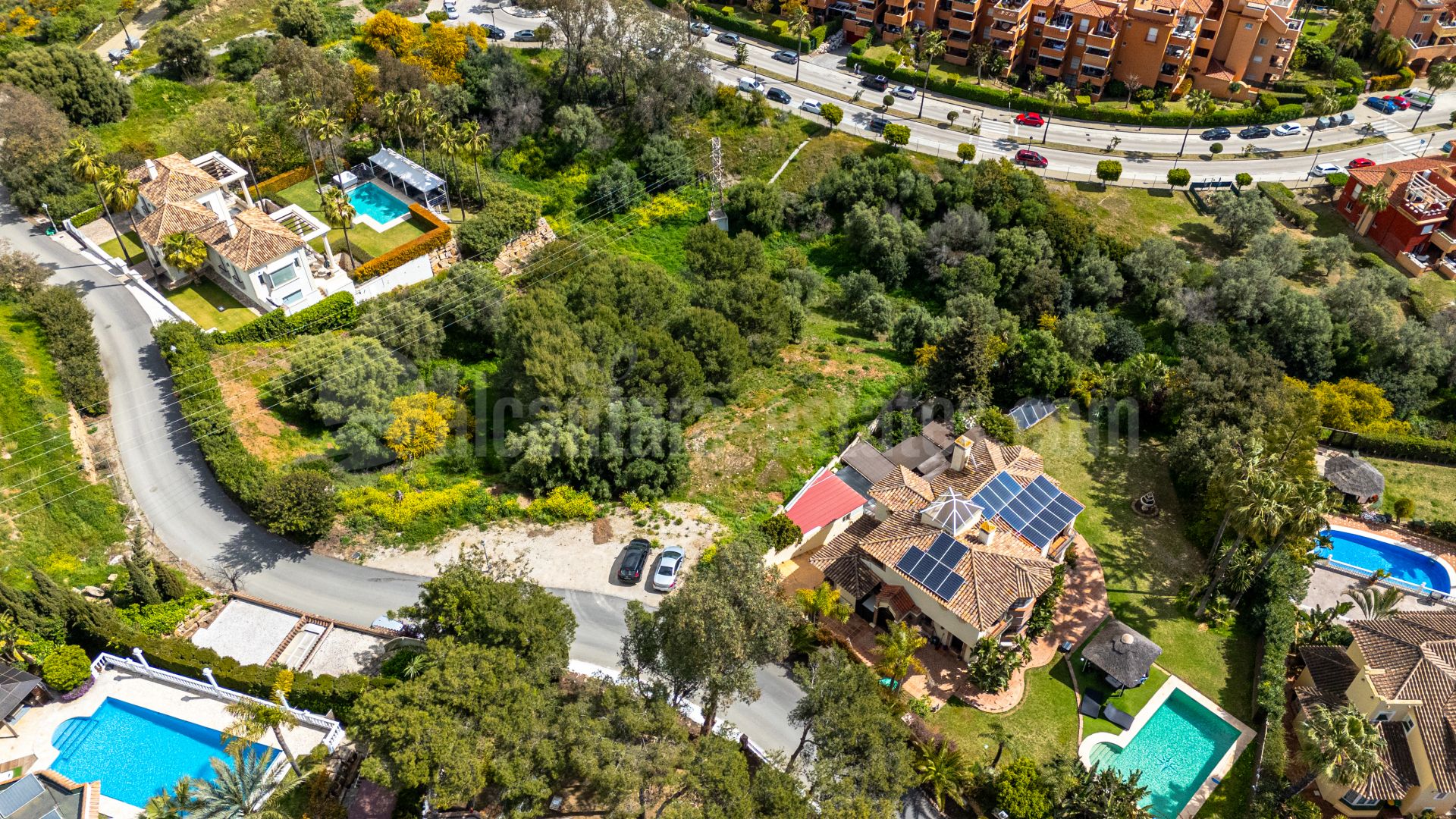 Plot in Hacienda las Chapas, Marbella