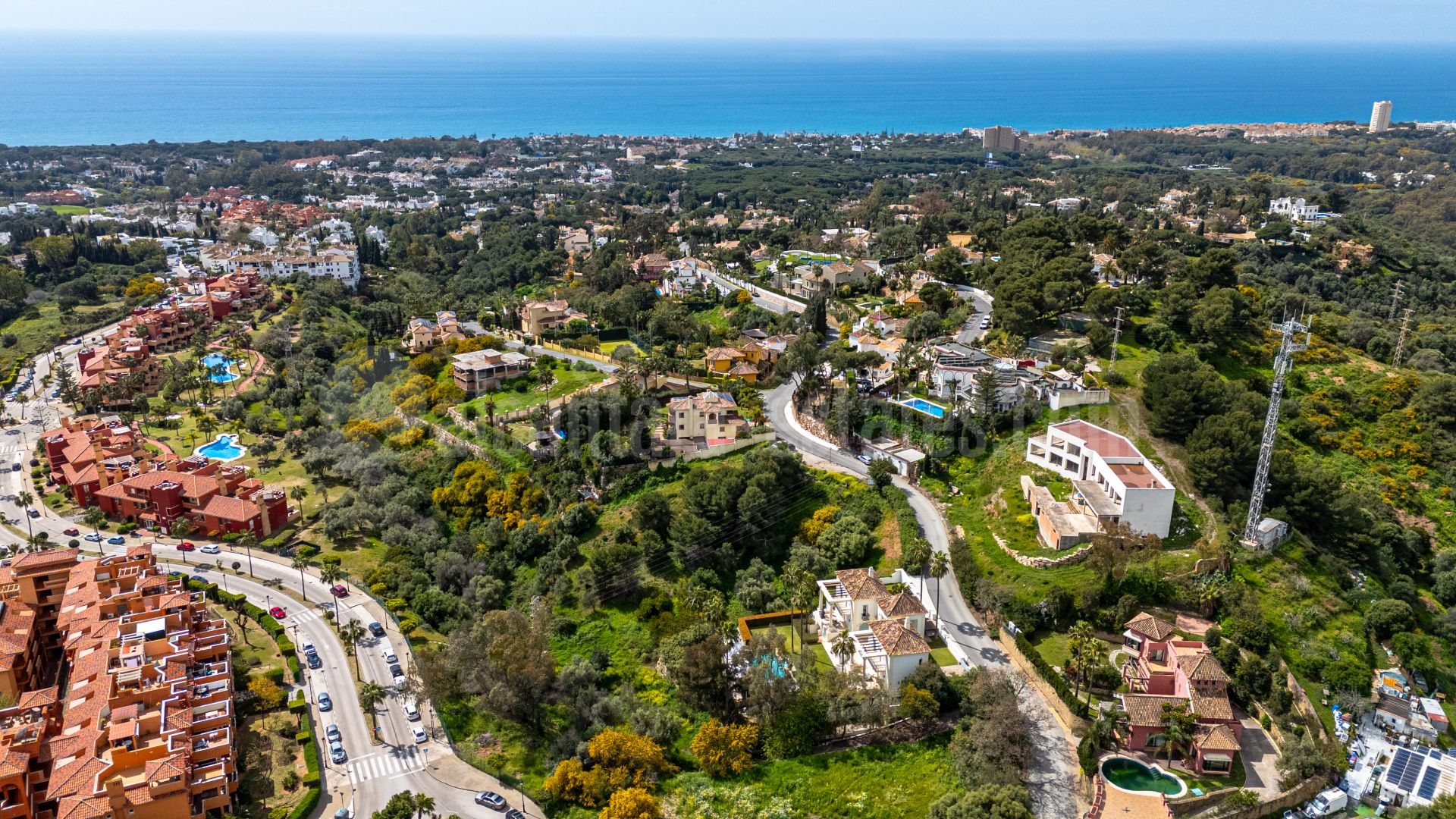 Plot in Hacienda las Chapas, Marbella