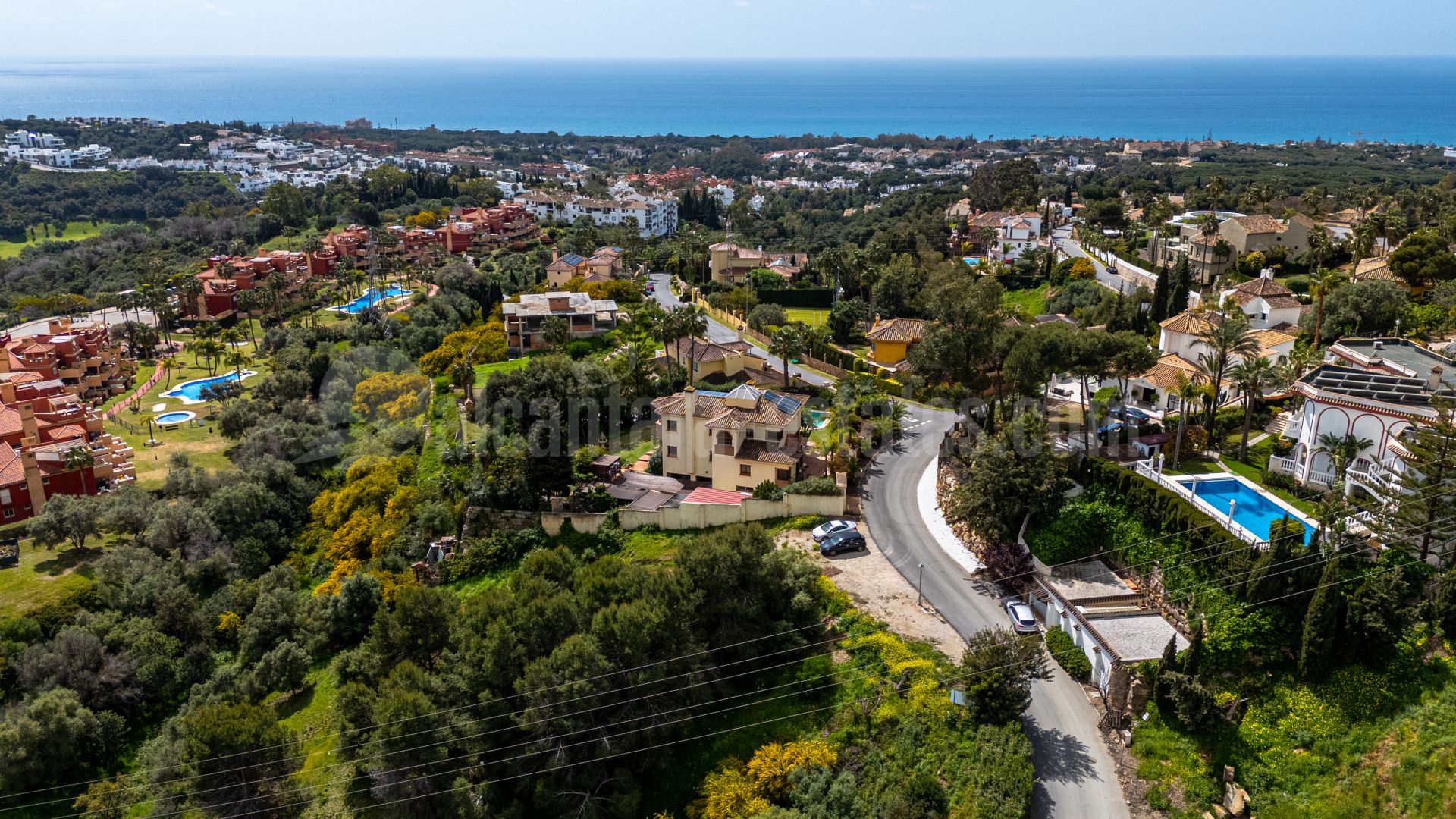 Plot in Hacienda las Chapas, Marbella