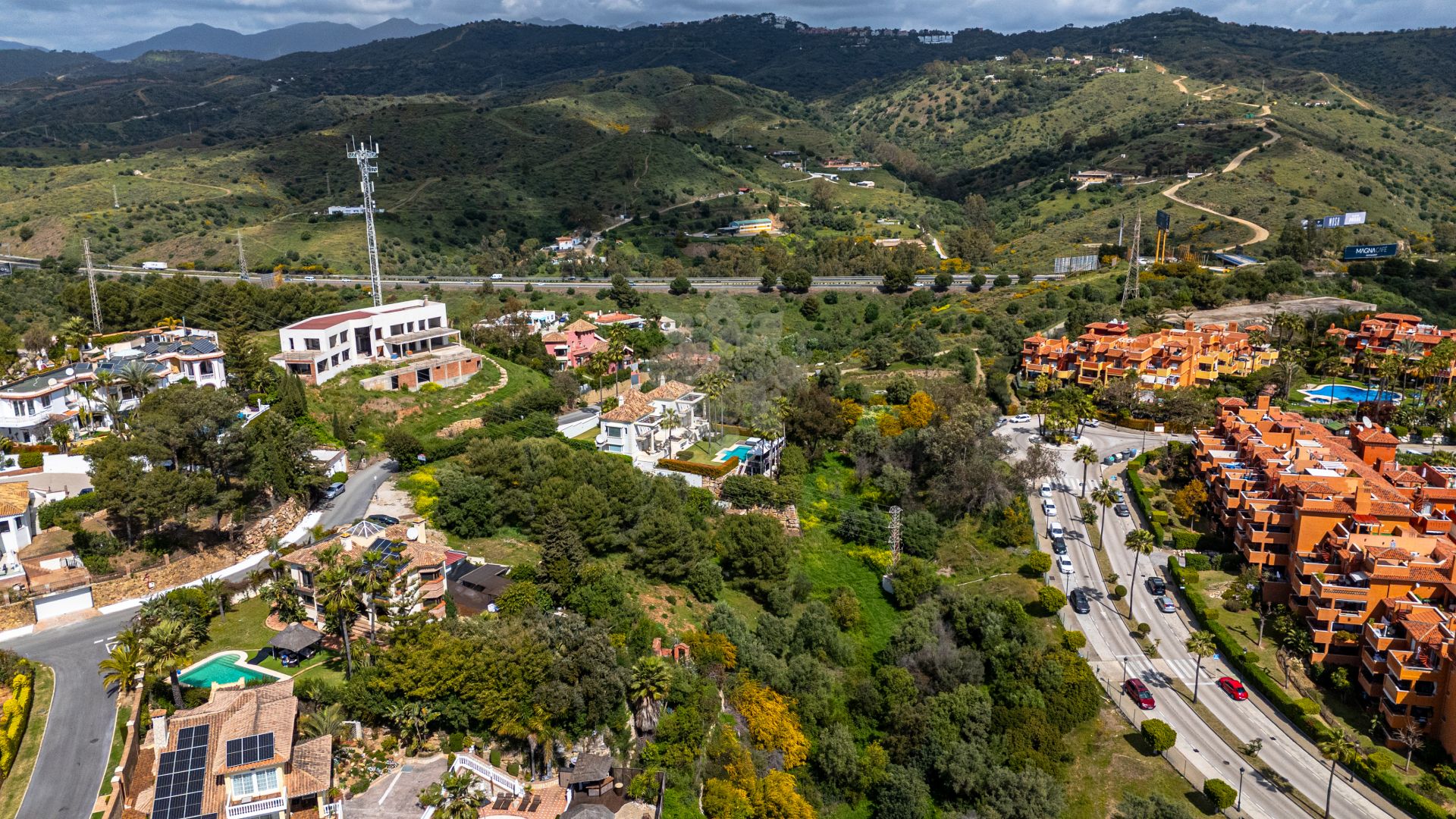 Dzialka w Hacienda las Chapas, Marbella