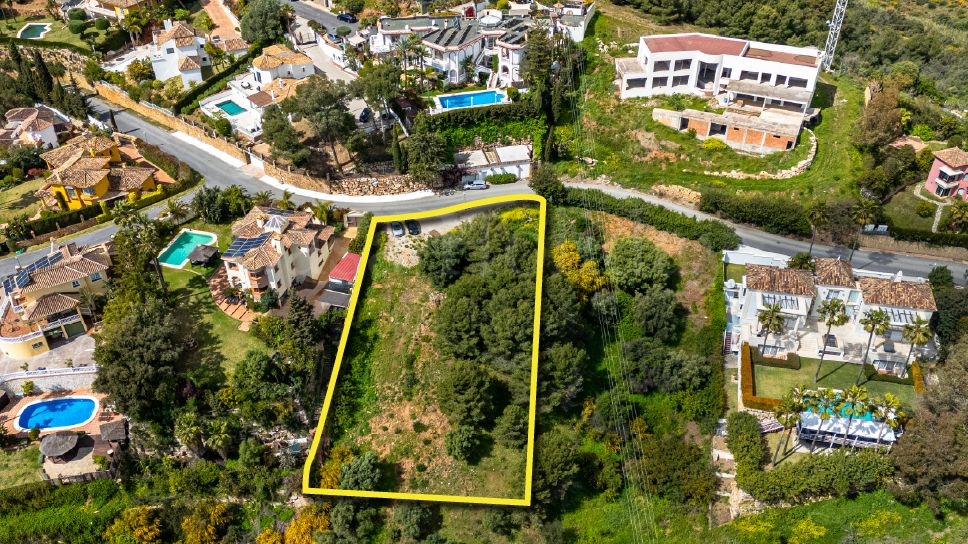 Parcela en Hacienda las Chapas, Marbella