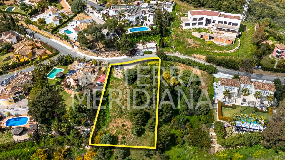 Plot in Hacienda las Chapas, Marbella