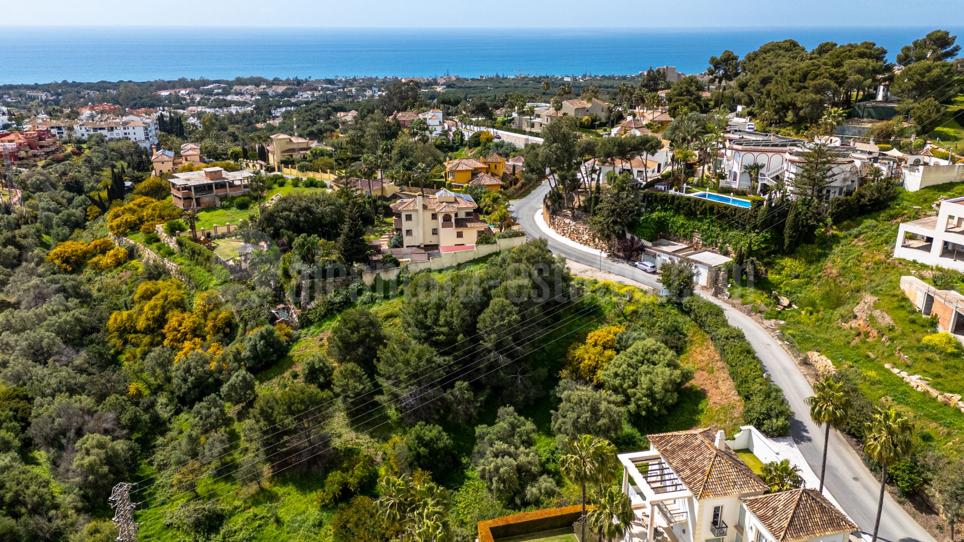 Plot in Hacienda las Chapas, Marbella