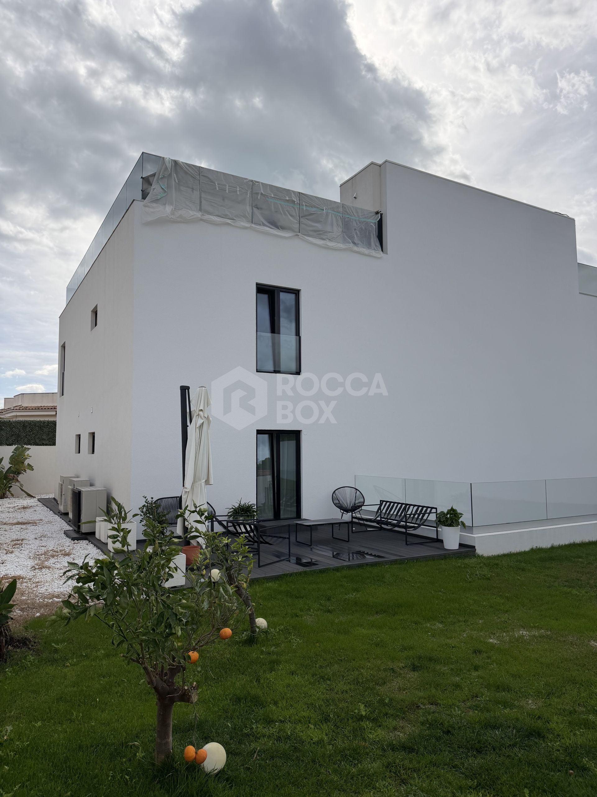 Luxury Villa Just 5 Minutes’ Walk from Benalmádena Beach and Puerto Marina