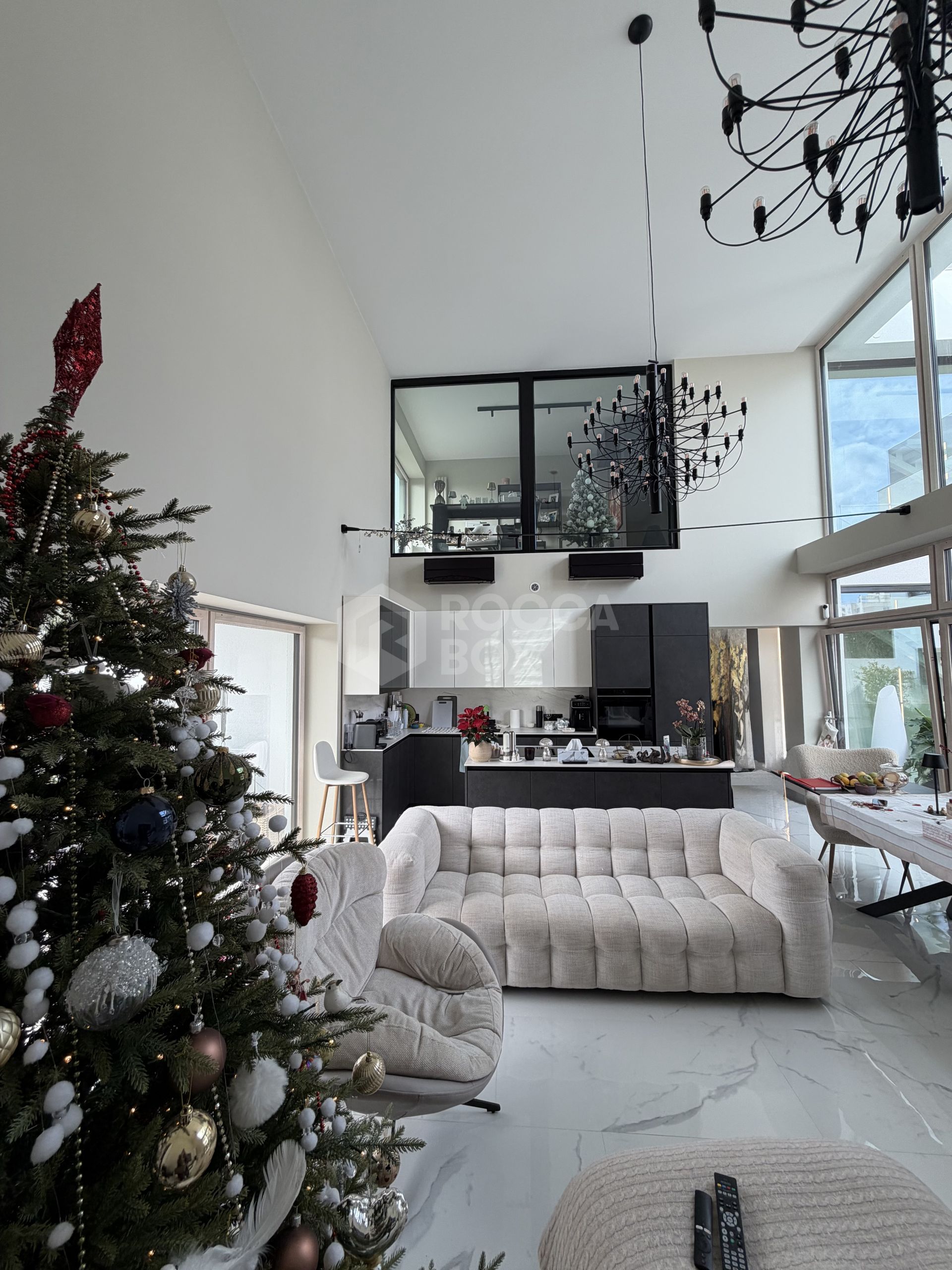 Luxury Villa Just 5 Minutes’ Walk from Benalmádena Beach and Puerto Marina