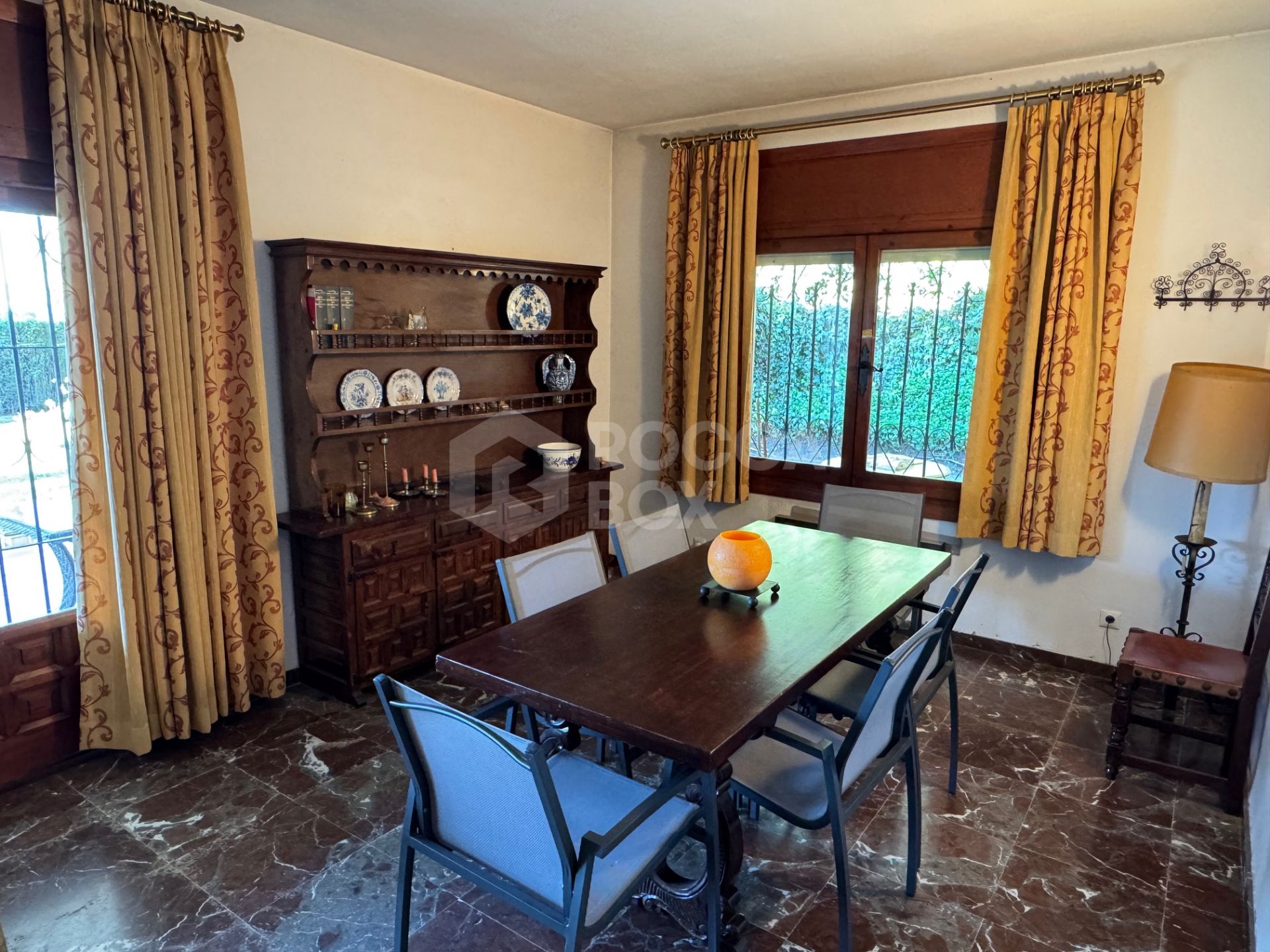 Charming villa with great potential in Middle Paradise – New Golden Mile