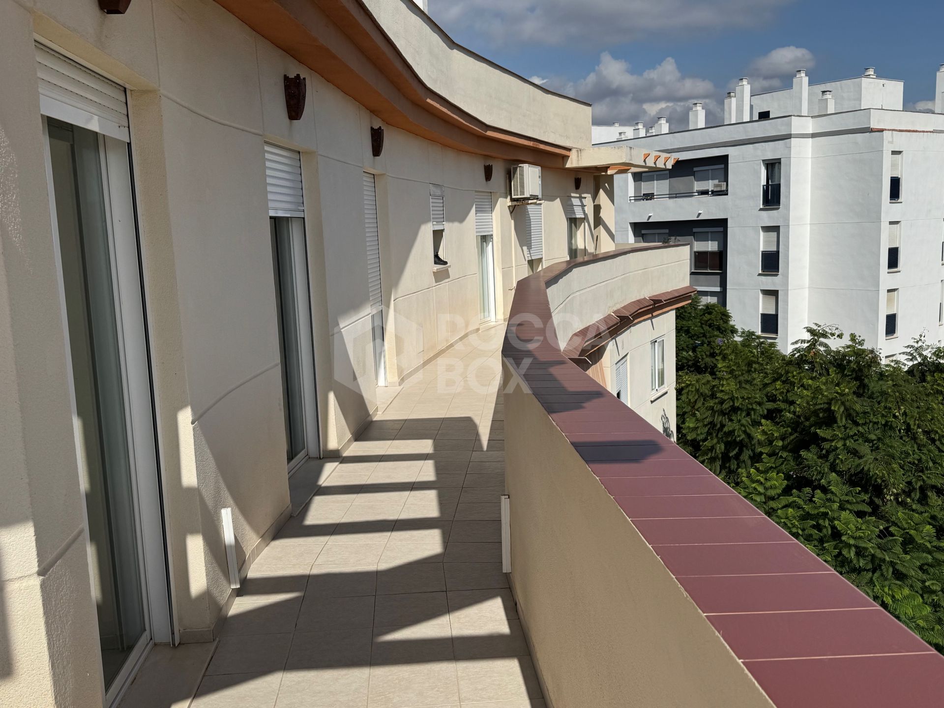 Exclusive Penthouse of 4 Bedrooms in the Heart of Estepona with Terrace and Private Solarium