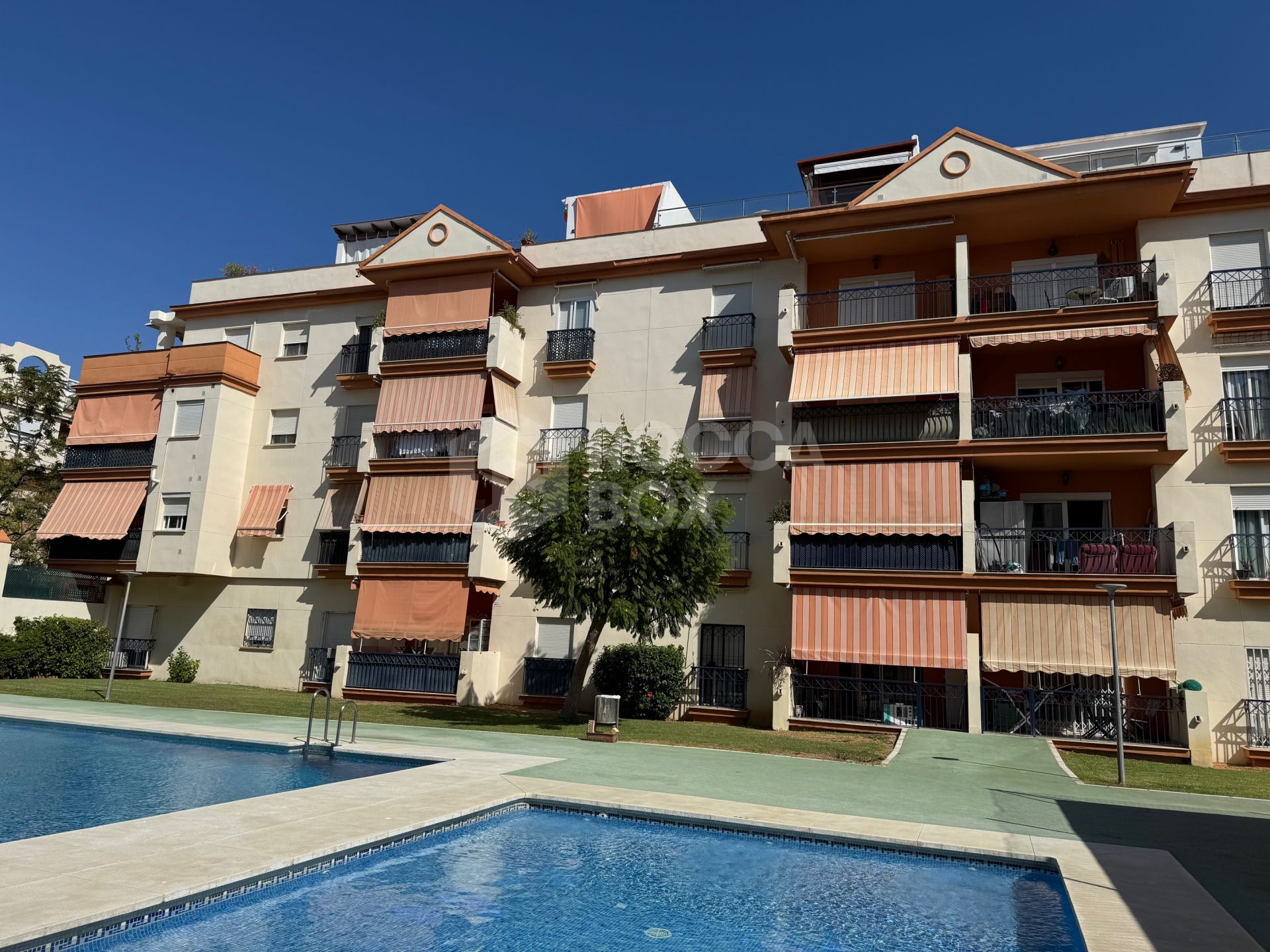 Exclusive Penthouse of 4 Bedrooms in the Heart of Estepona with Terrace and Private Solarium