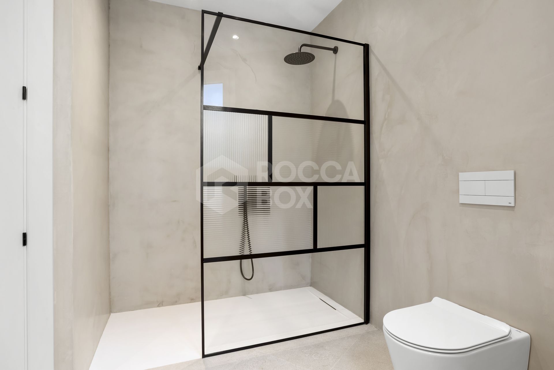 Exclusive 4 bedroom villa completely renovated in La Alqueria, Benahavís