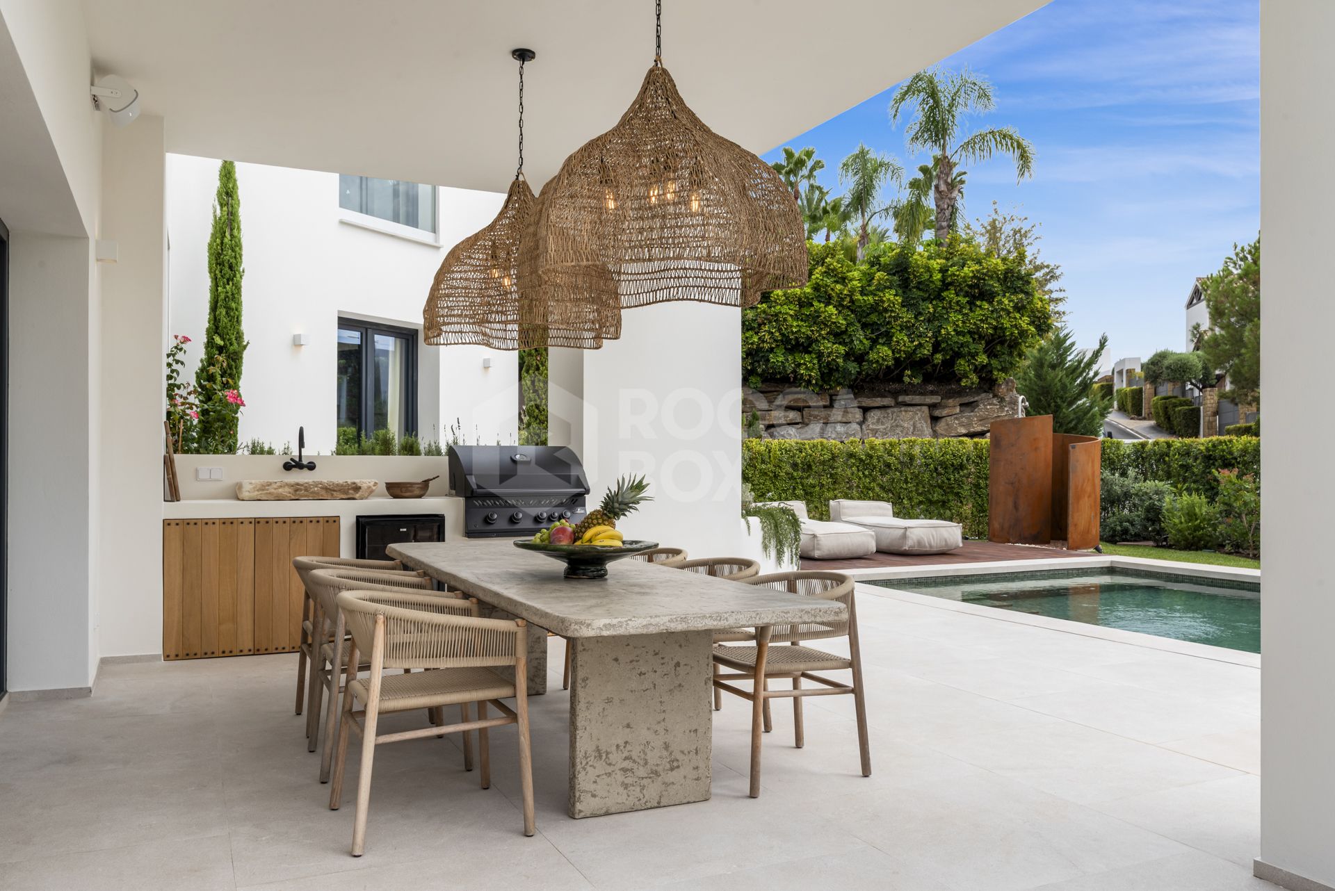 Exclusive 4 bedroom villa completely renovated in La Alqueria, Benahavís