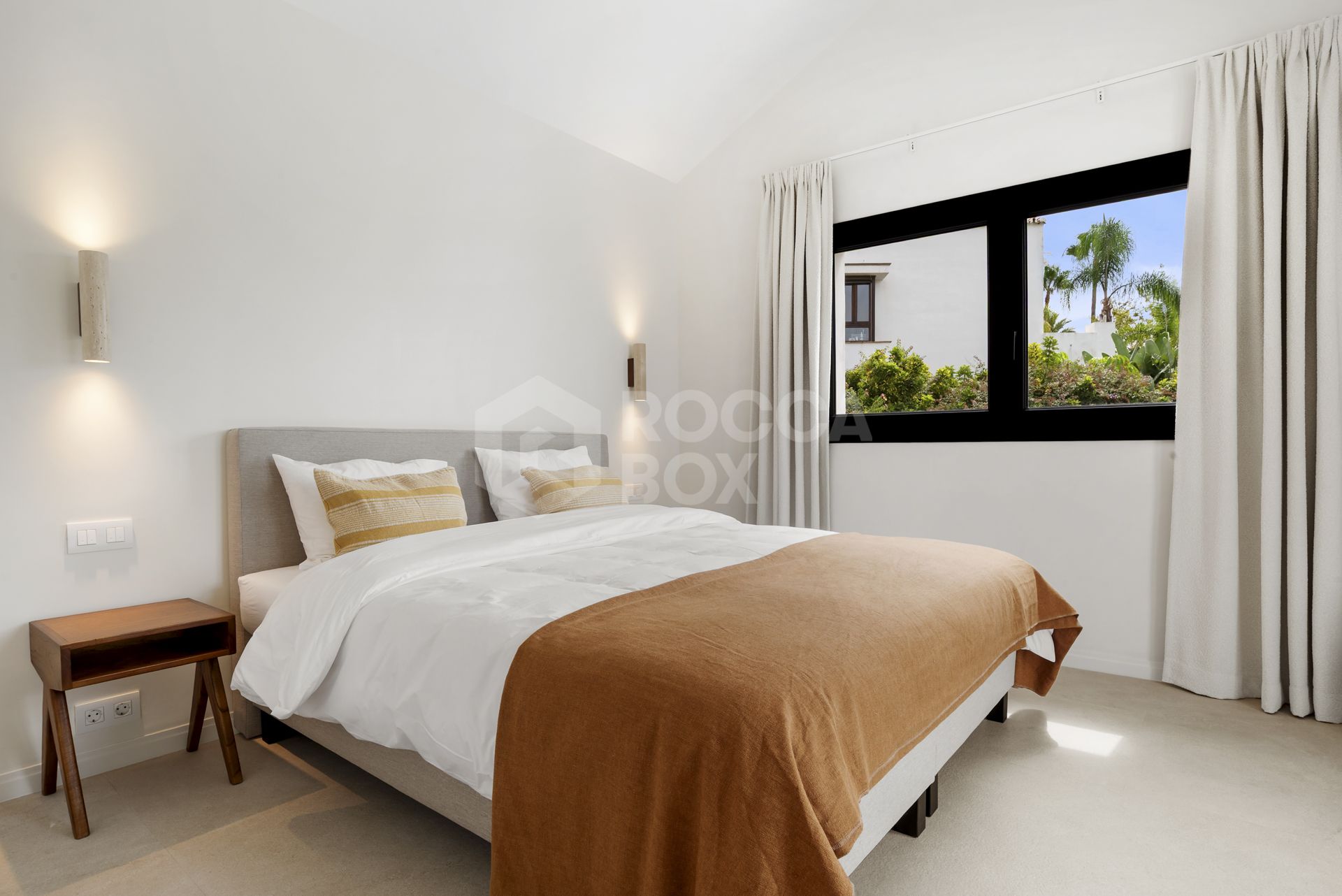 Exclusive 4 bedroom villa completely renovated in La Alqueria, Benahavís