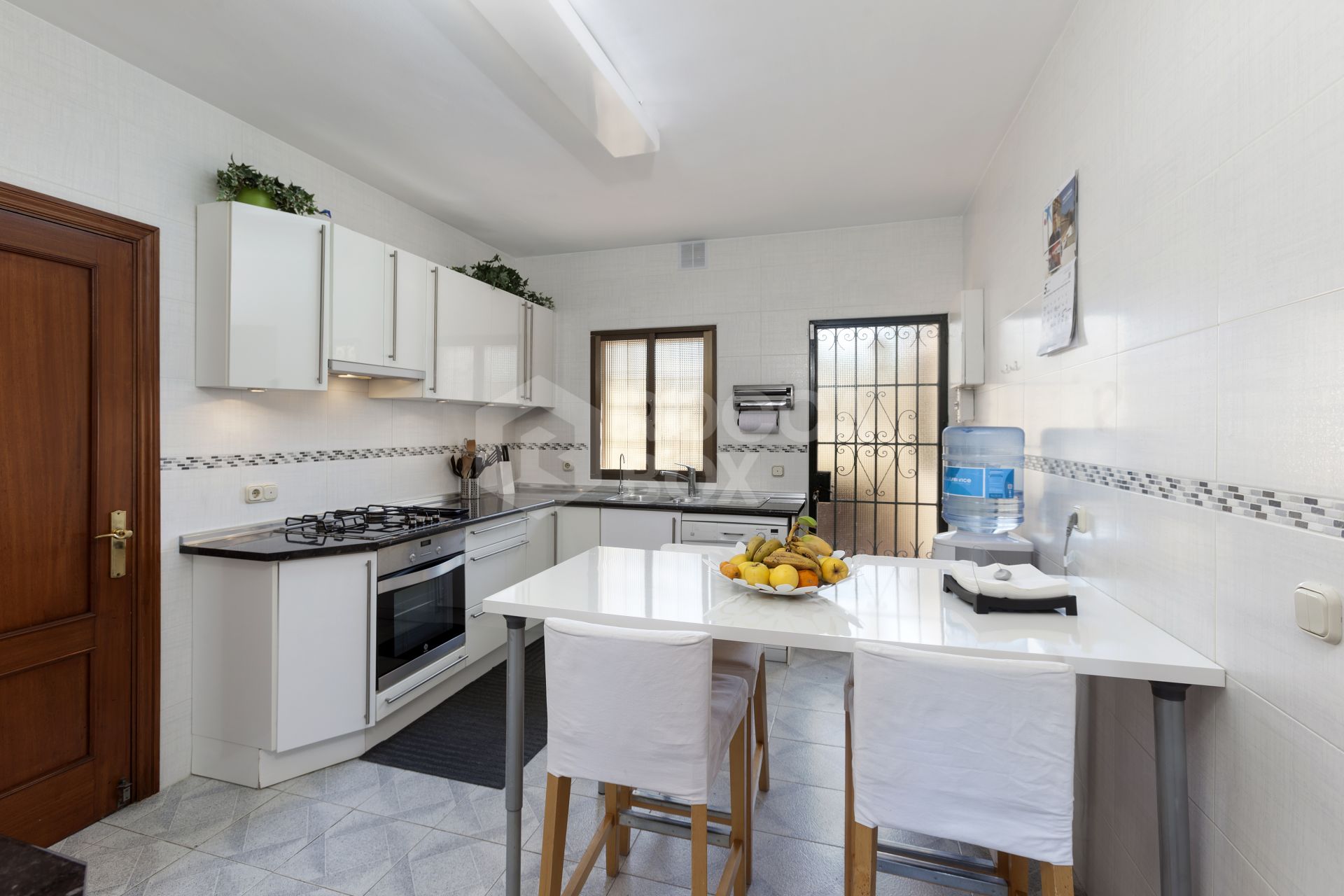 Villa next to Los Naranjos Golf Club – Privileged location in Nueva Andalucía, Marbella