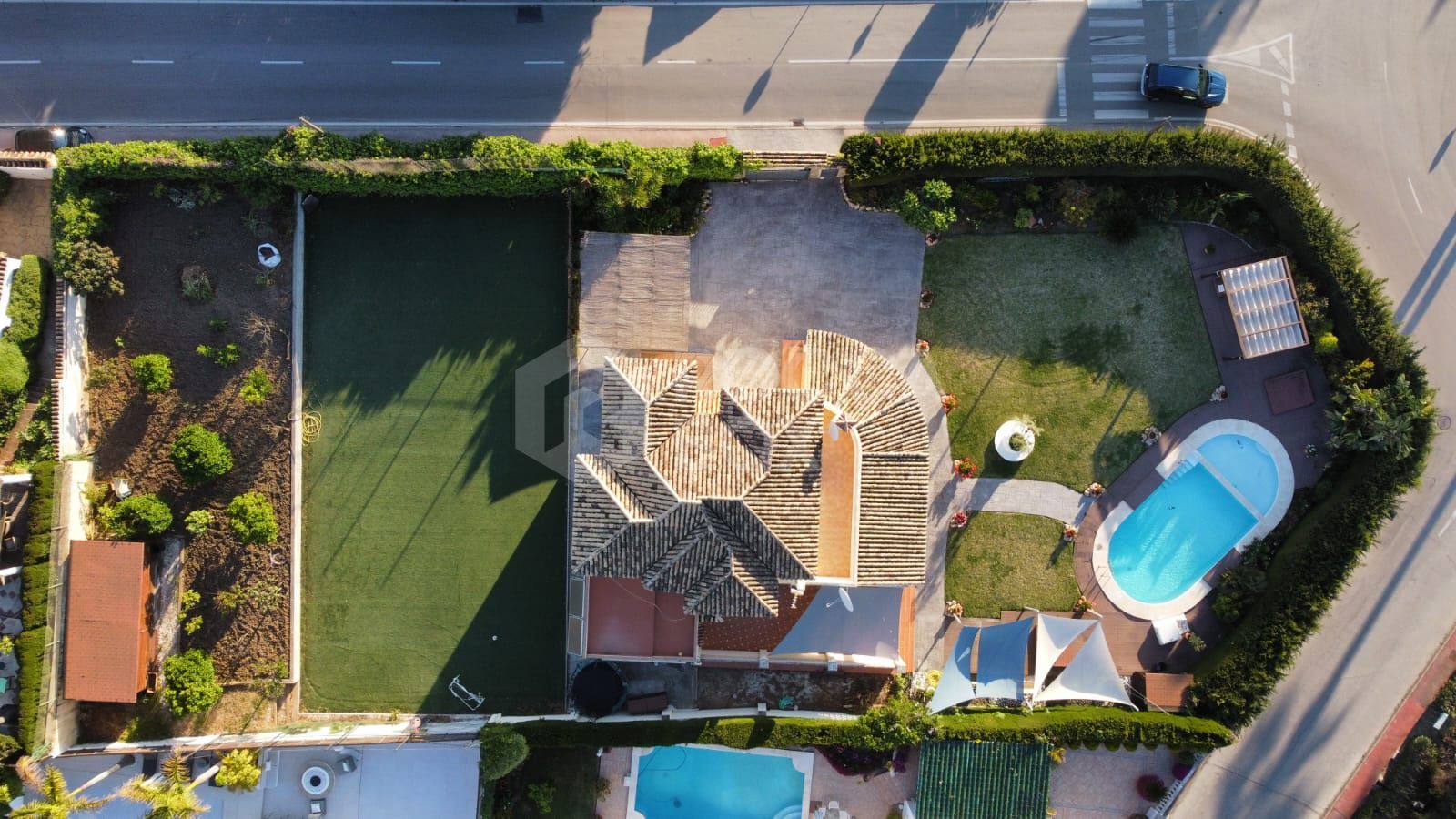 Villa next to Los Naranjos Golf Club – Privileged location in Nueva Andalucía, Marbella