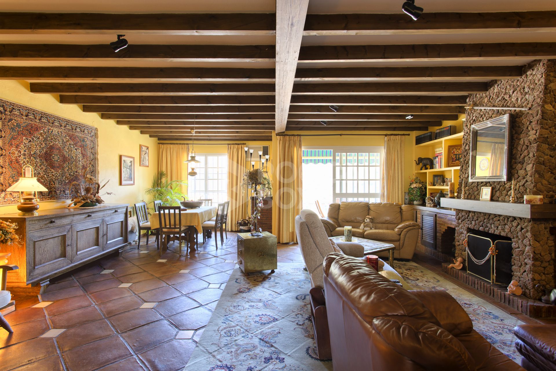 Andalusian charm with panoramic views in Benahavís