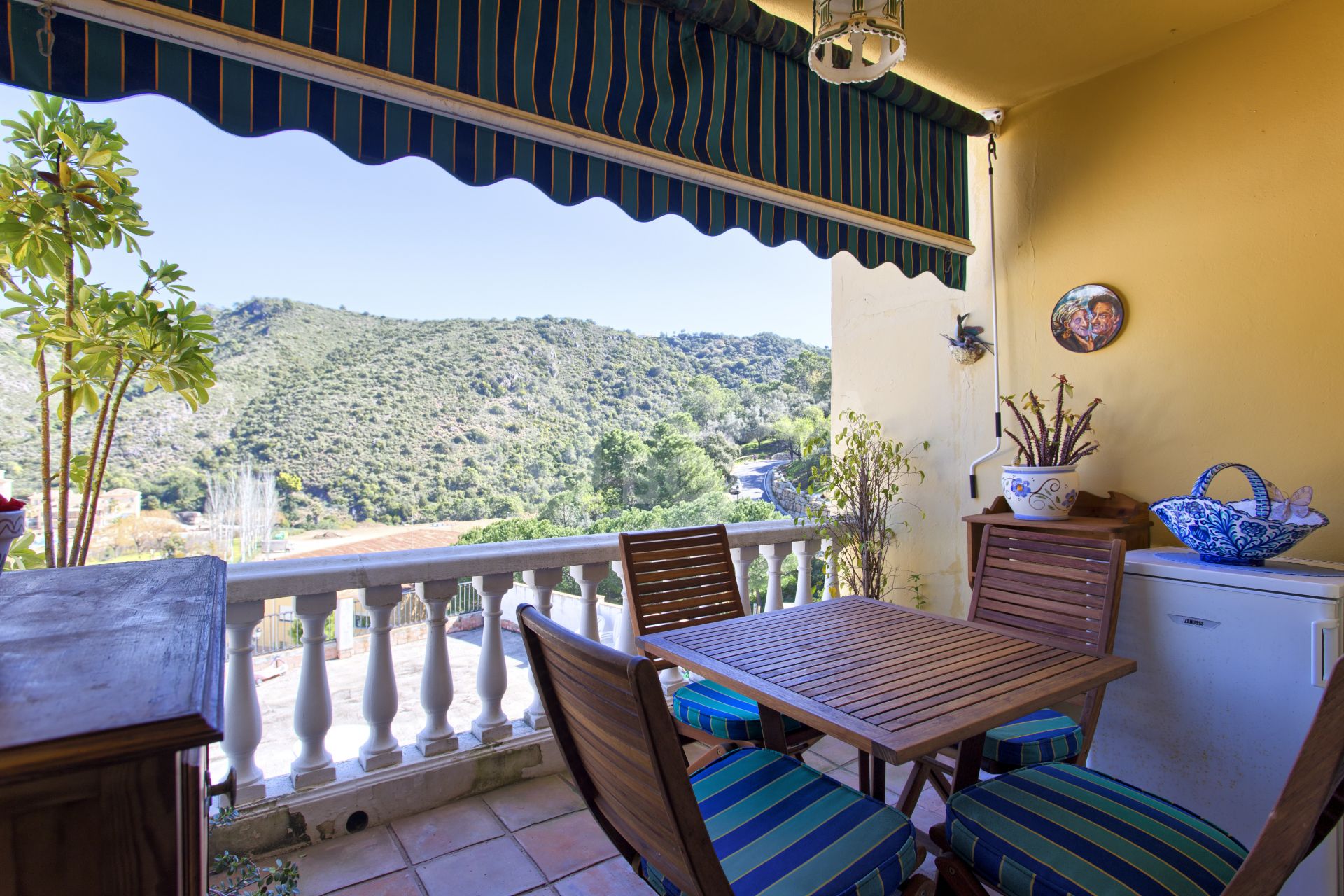 Andalusian charm with panoramic views in Benahavís