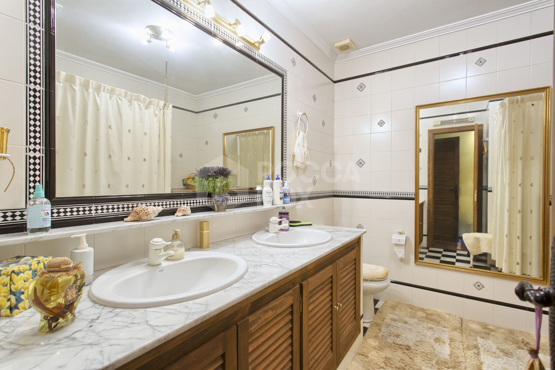 Andalusian charm with panoramic views in Benahavís