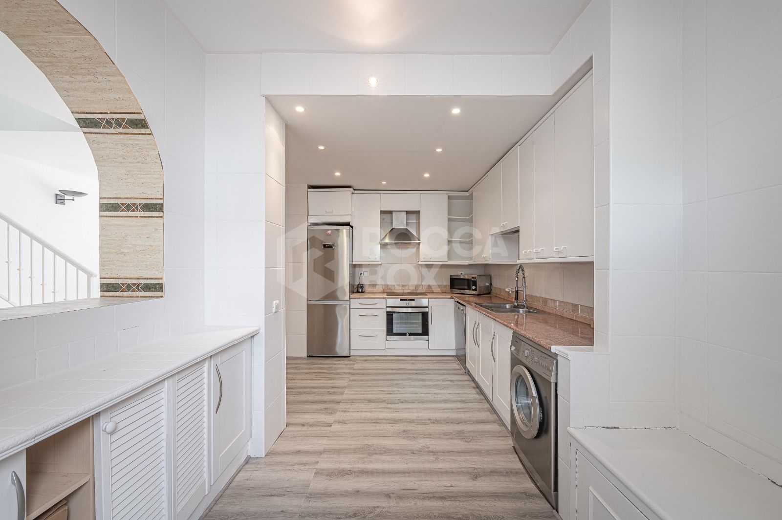 Spacious west-facing townhouse in La Quinta Golf, just a few steps from the Clubhouse